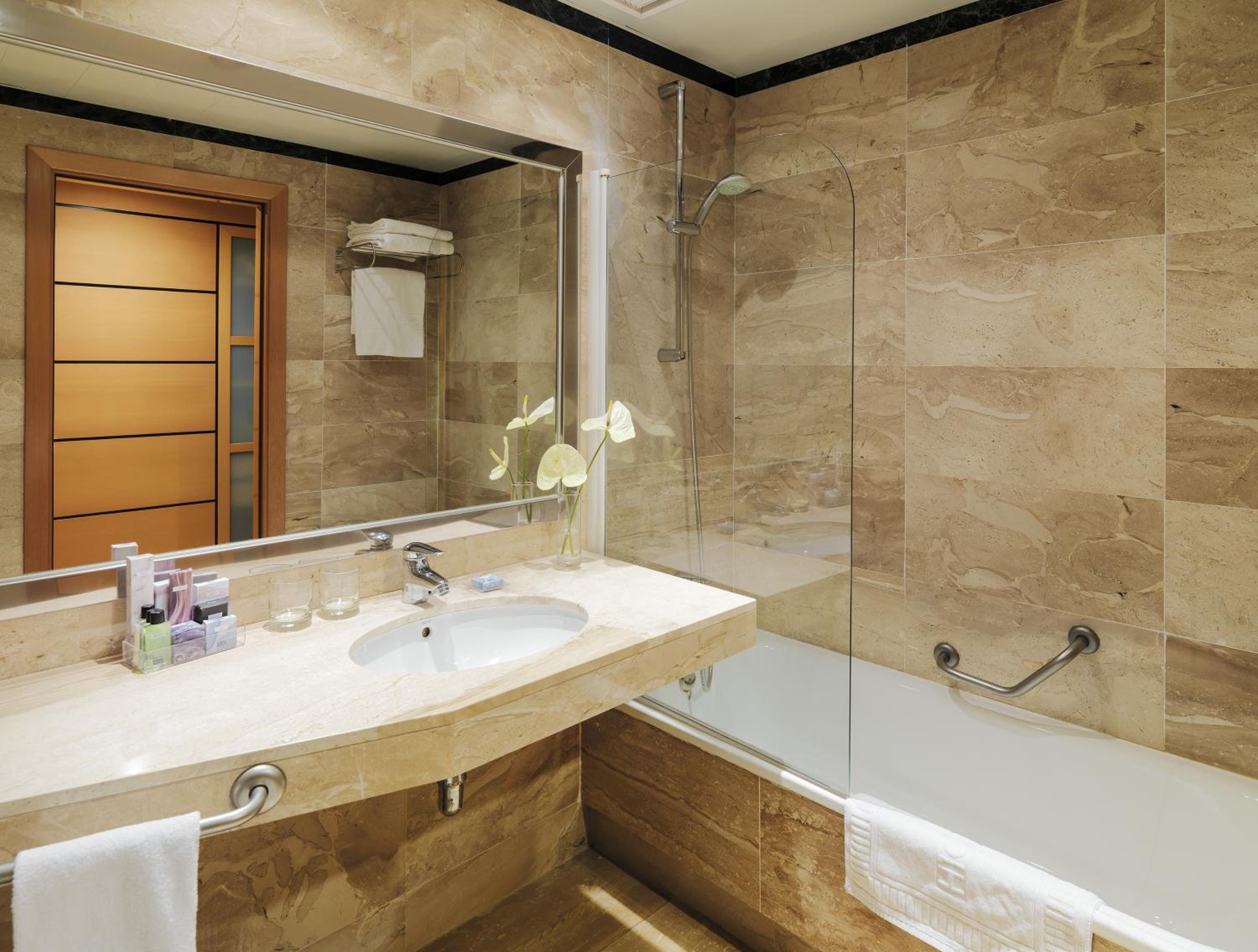 Double Room (1 Adult)