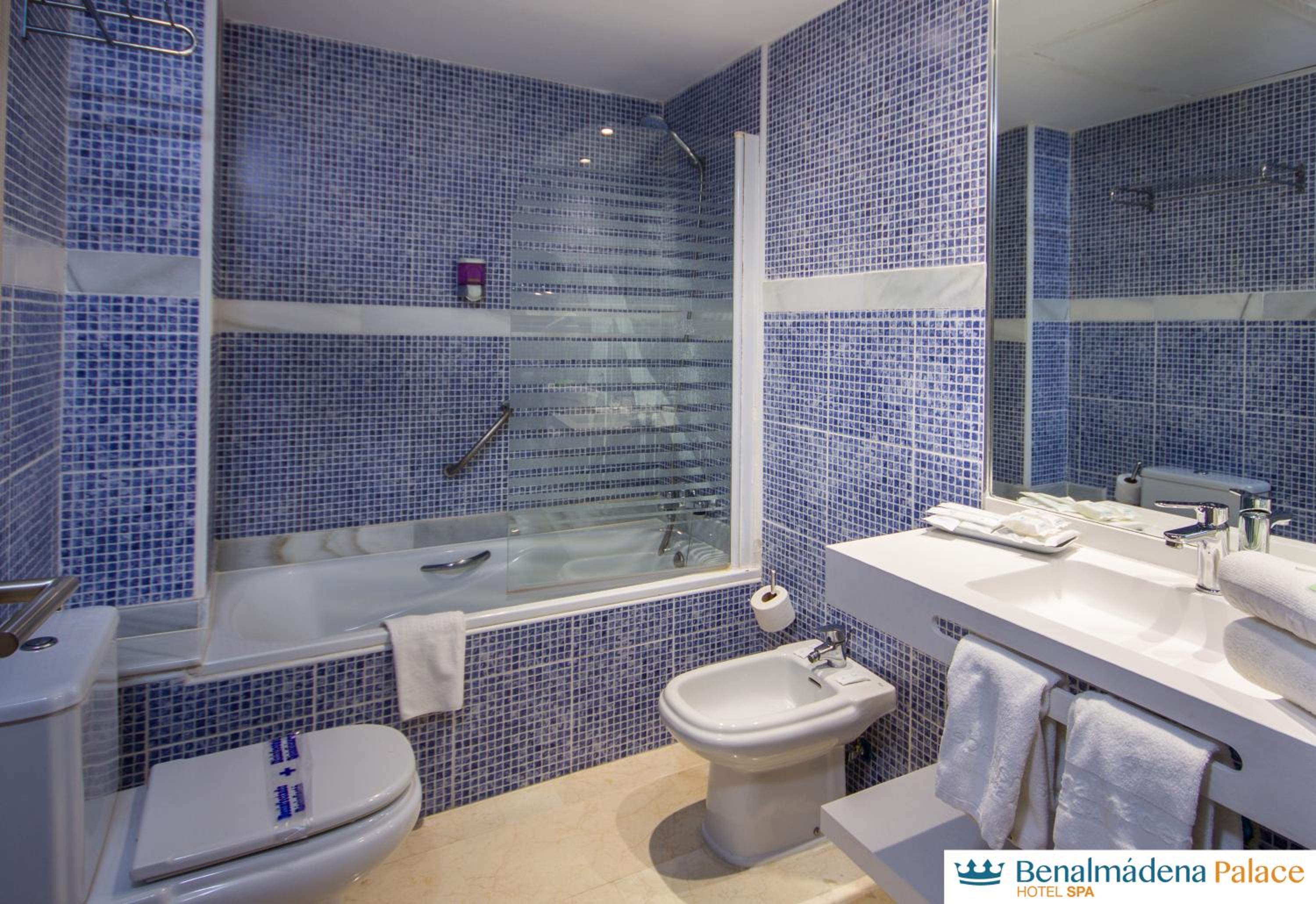 One-Bedroom Apartment with Side Sea View (2 Adults)  - Photo 15