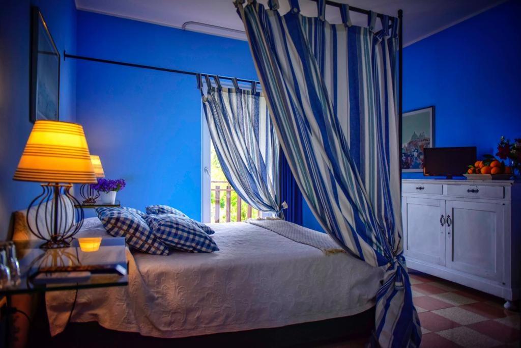Deluxe Double Room with Balcony photo 1