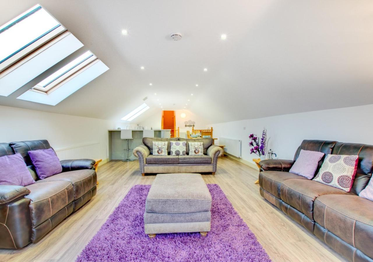 Four-Bedroom House photo 2