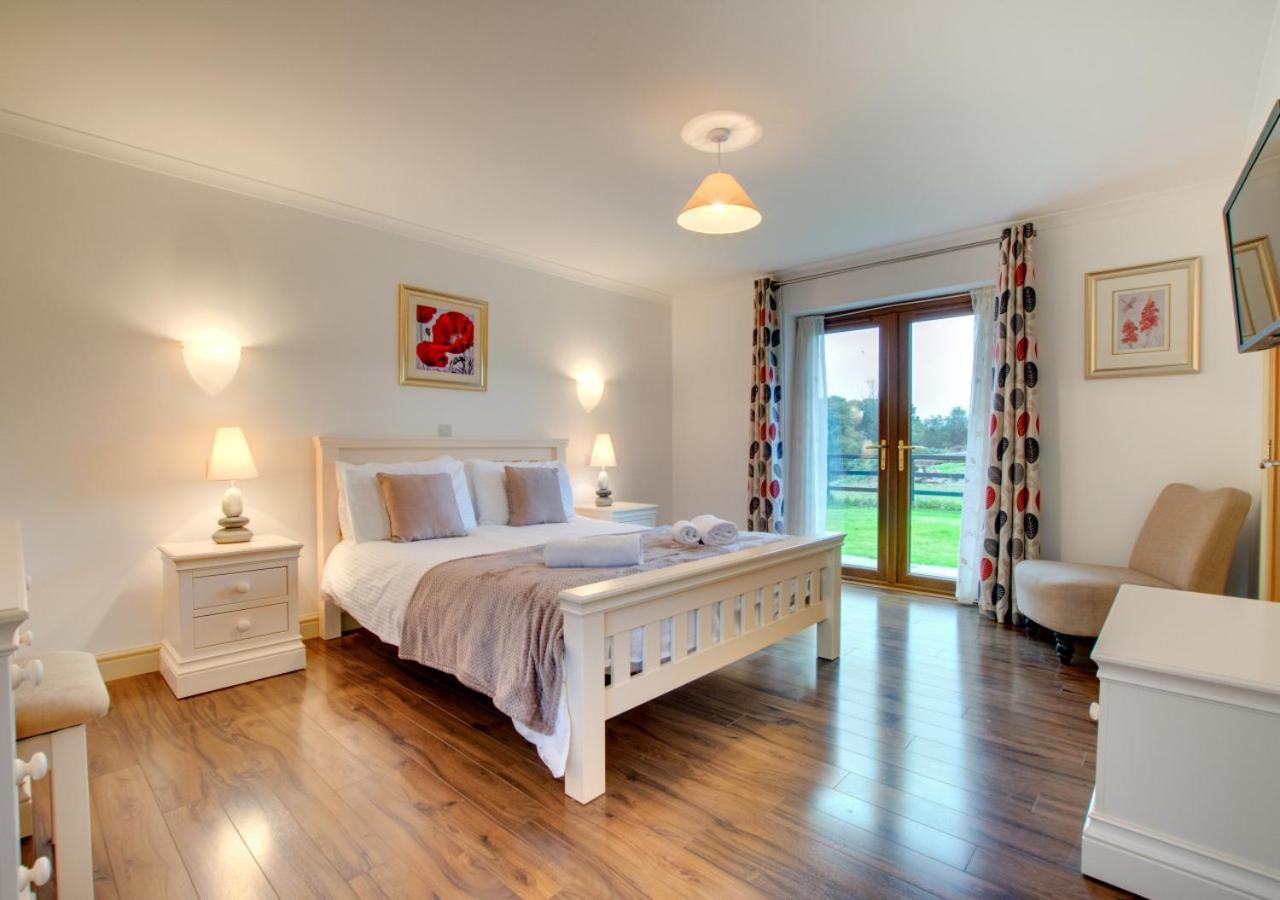 Four-Bedroom House photo 3