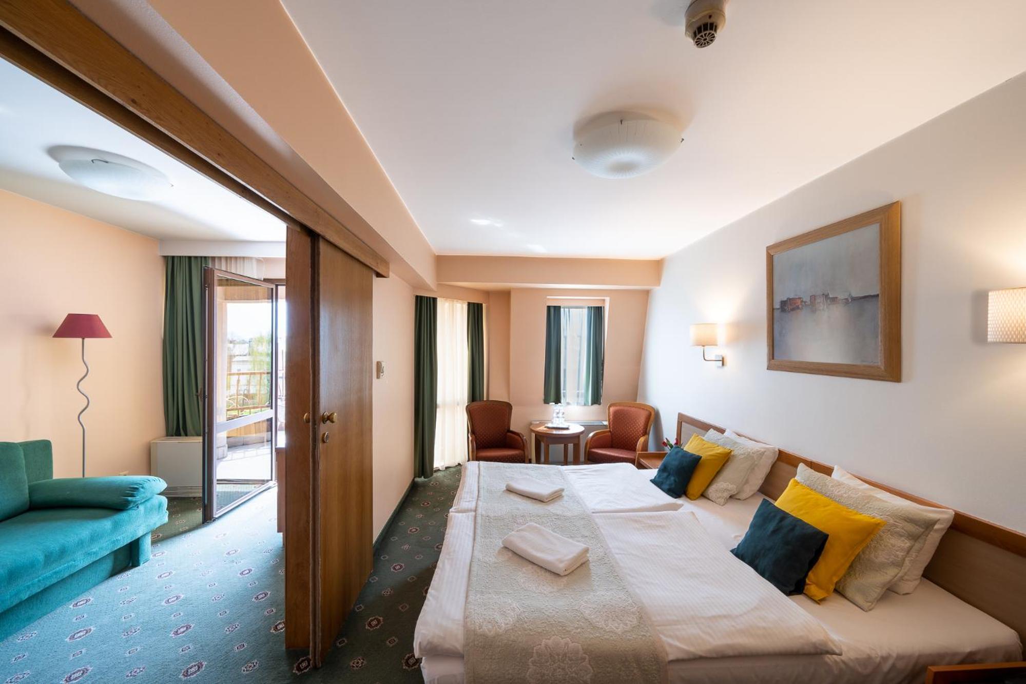Double Room - Photo 14
