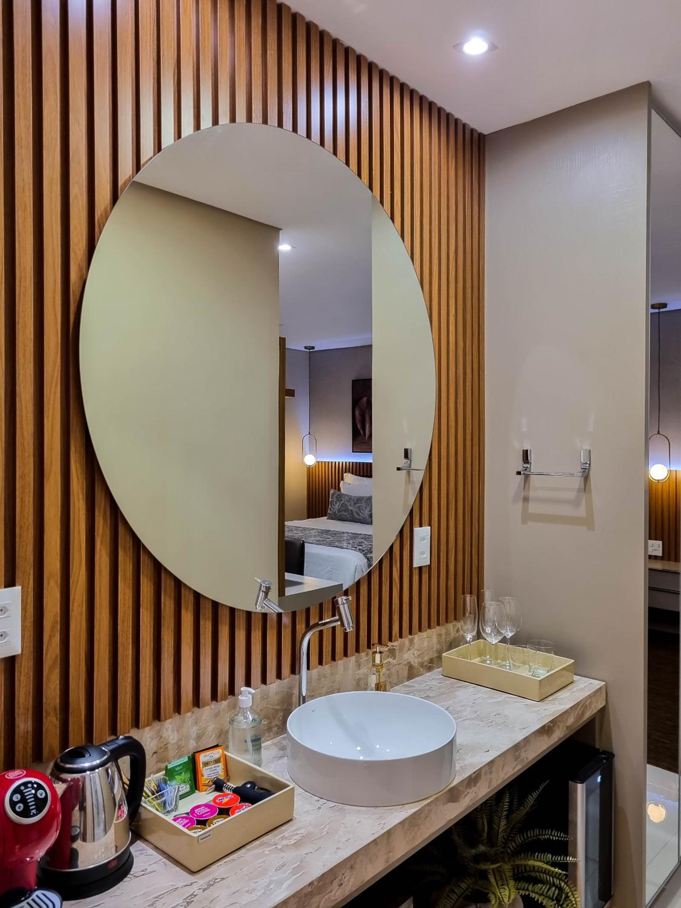 Deluxe Suite with Spa Bath photo 3