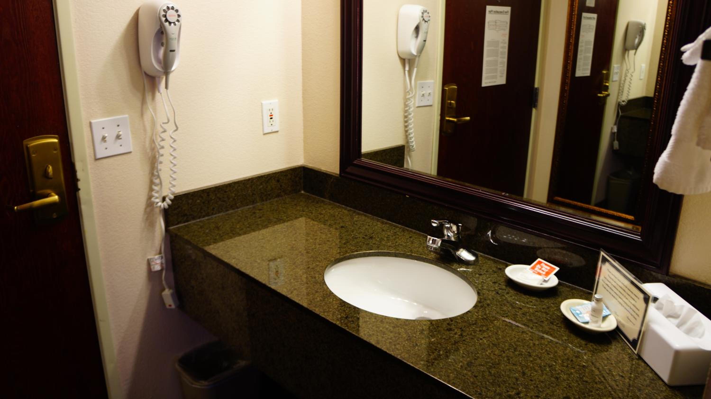 King Room with Spa Bath photo 3
