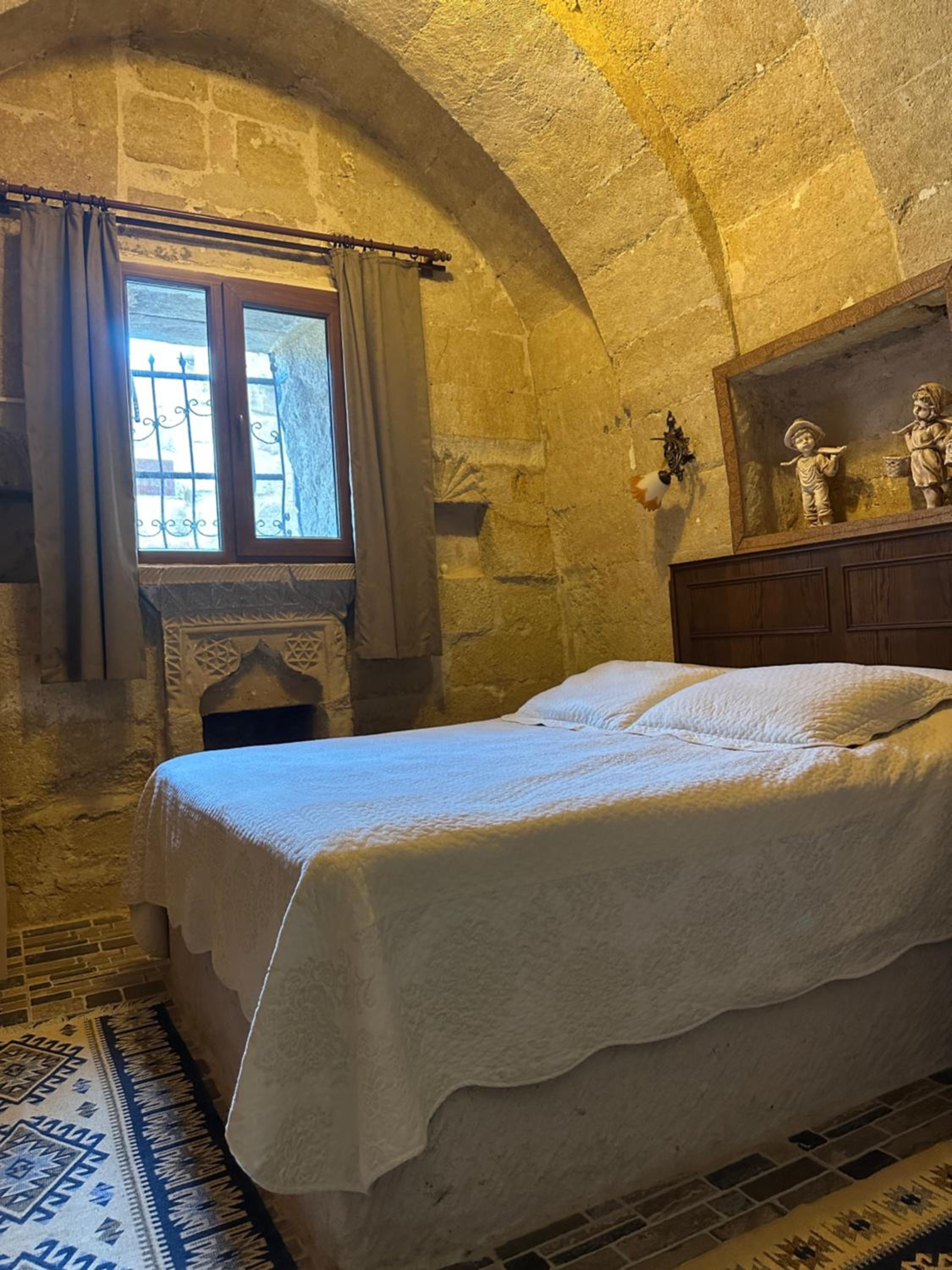 Arch Room photo 2
