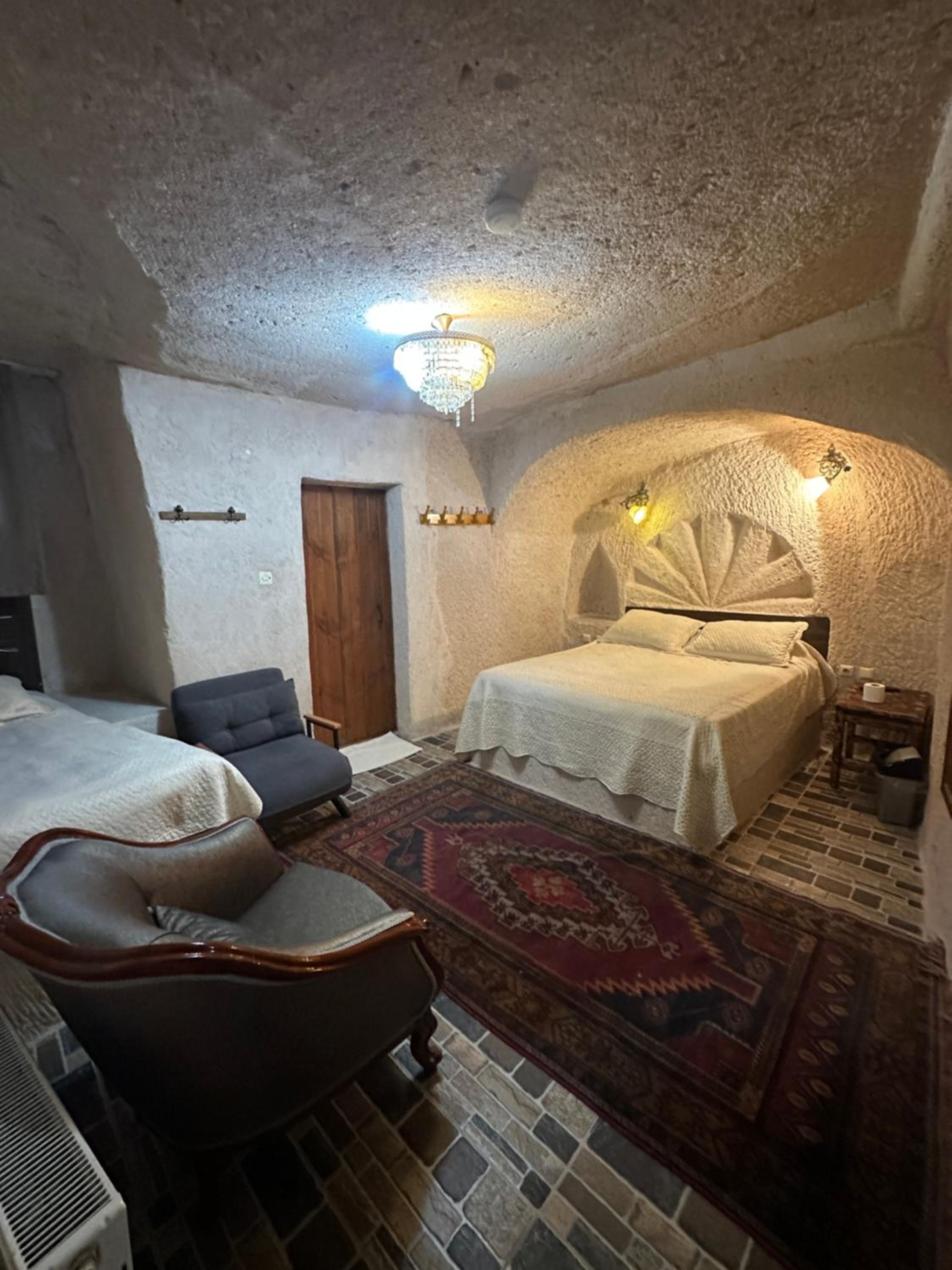 Cave Room photo 2