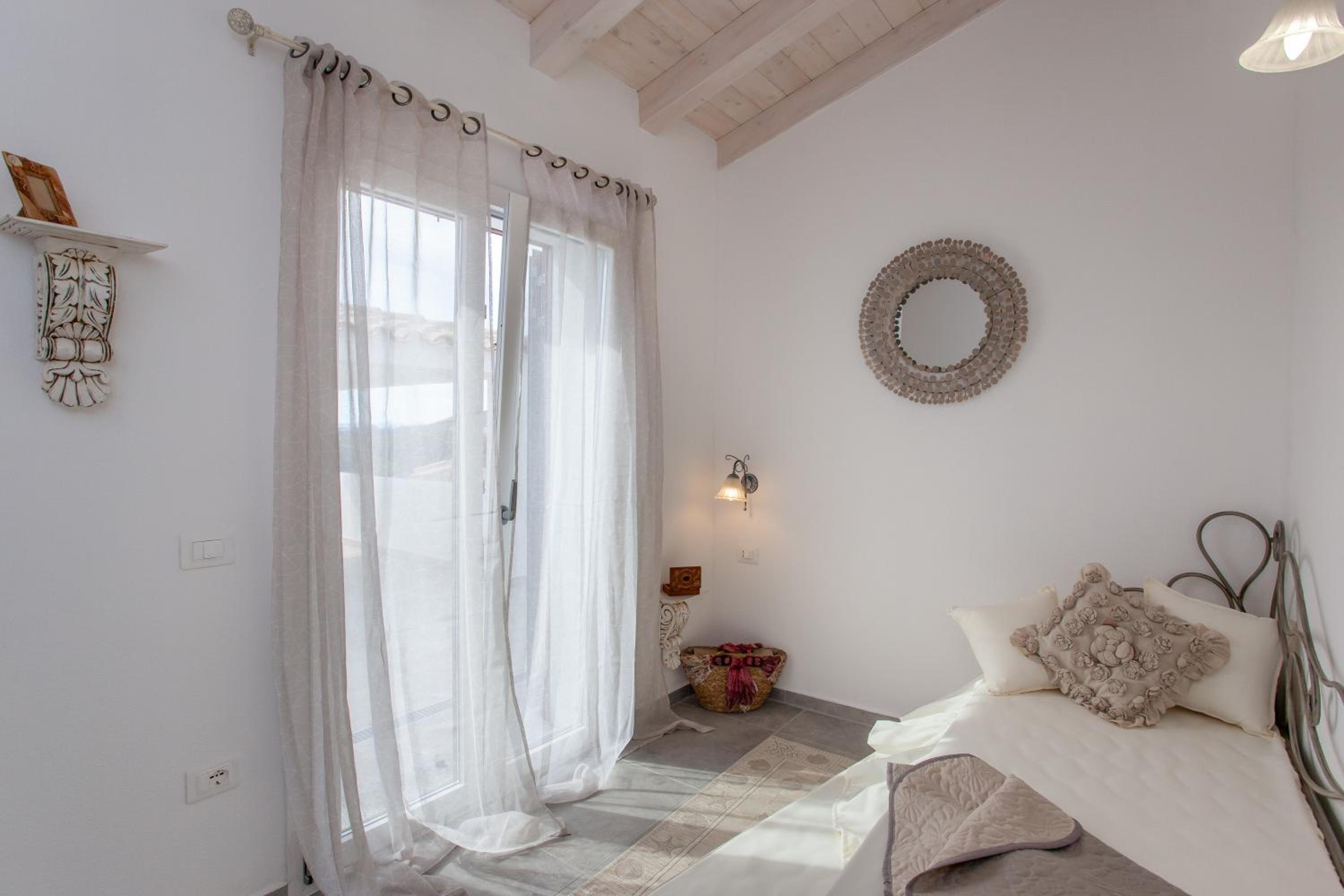 Two-Bedroom House photo 3