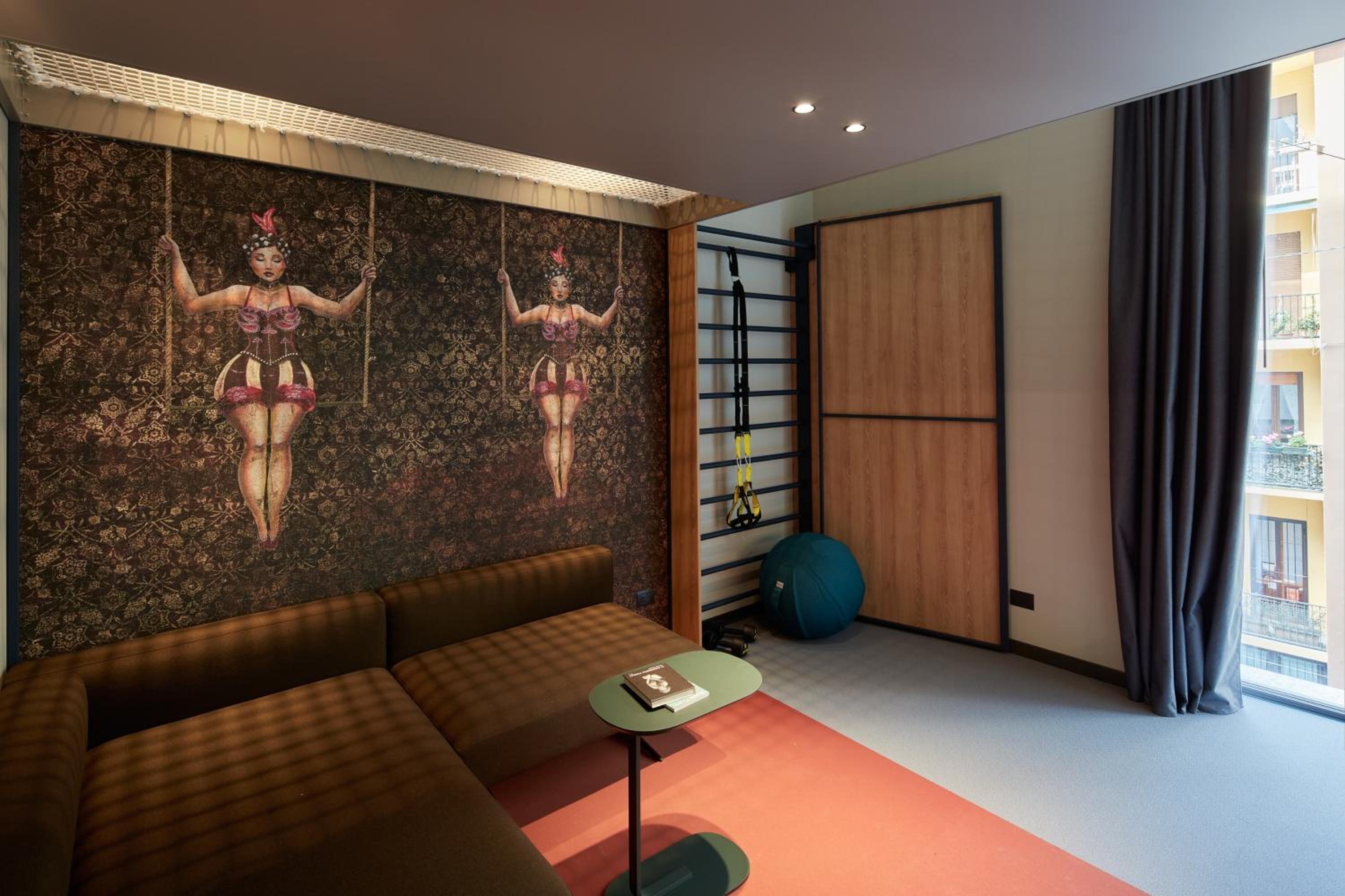 Champion -  Double Bed - PRIVATE FITNESS CORNER