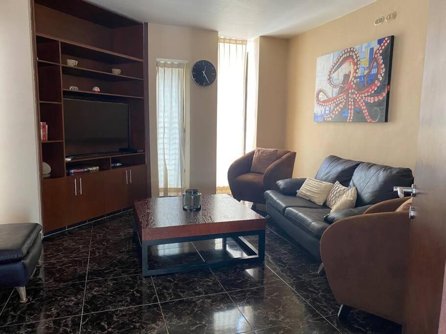 Four-Bedroom House photo 2