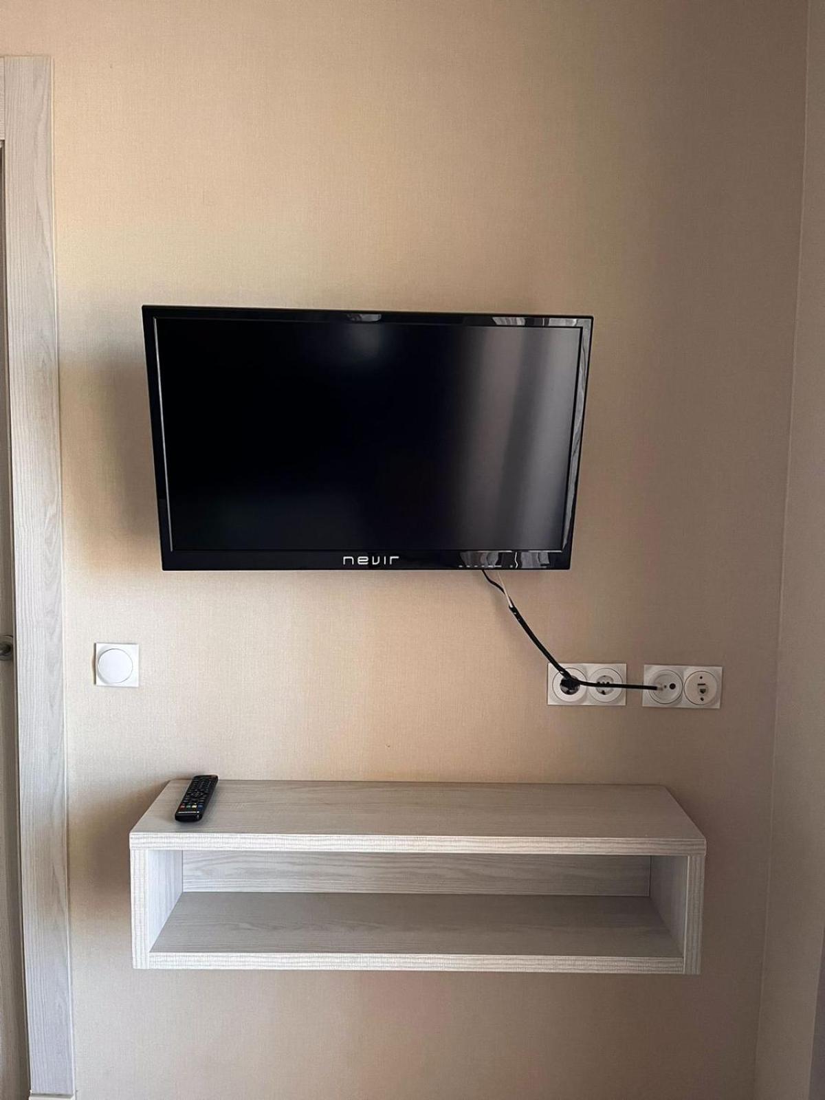 One-Bedroom Apartment (2 Adults + 1 Child)  - Photo 5