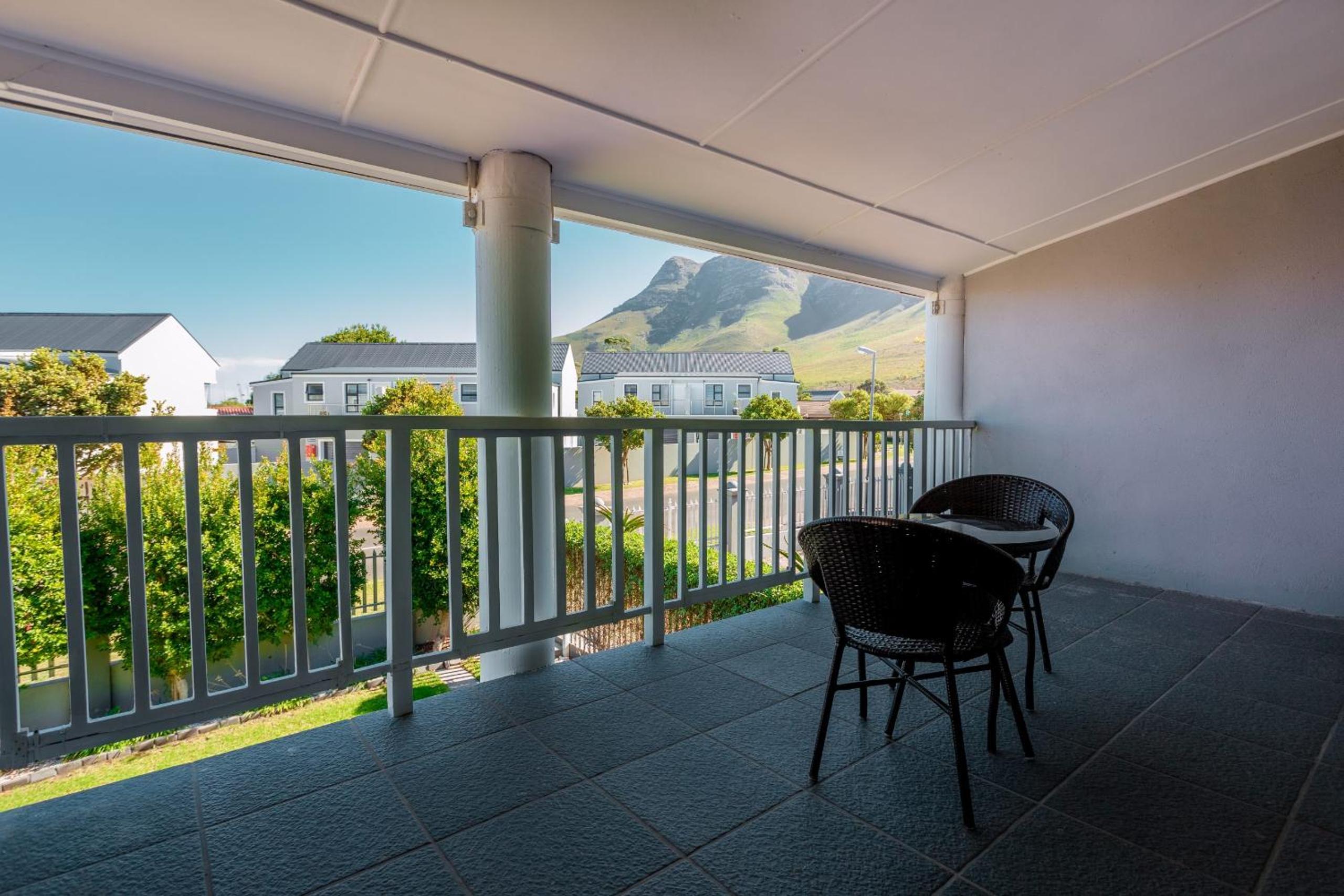 Suite with Mountain View photo 3