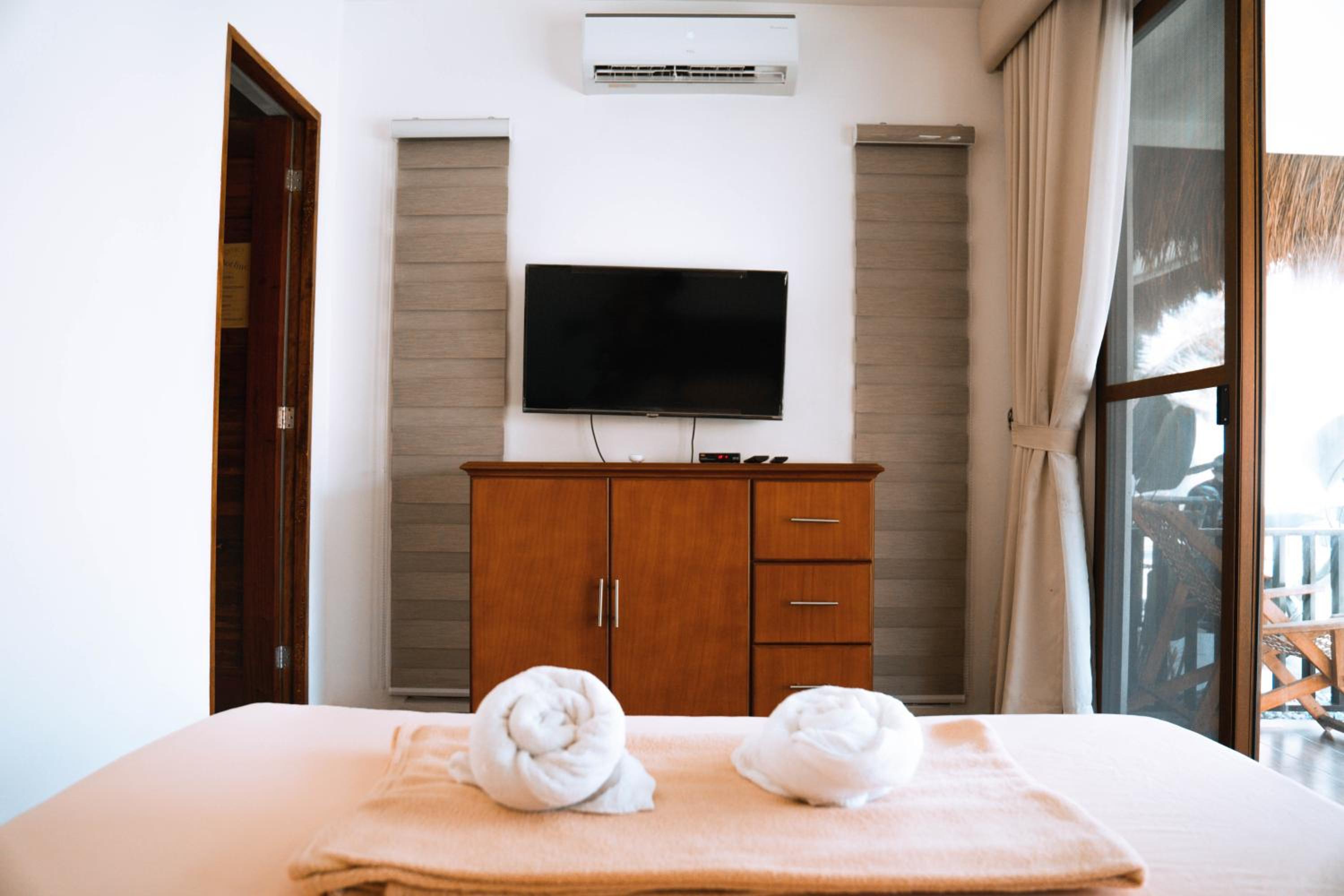 Queen Room with Sea View photo 1