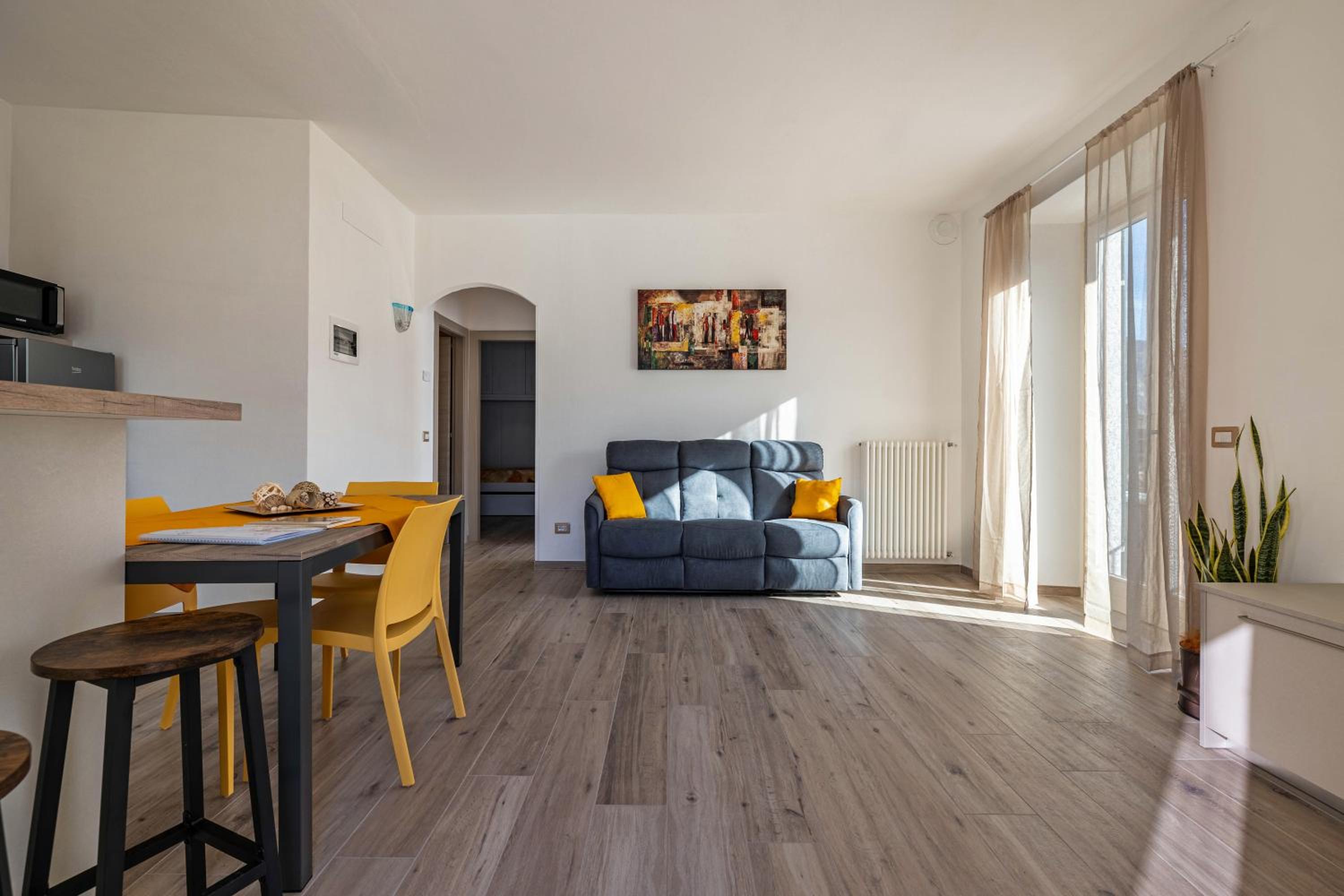 Two-Bedroom Deluxe Apartment with Balcony