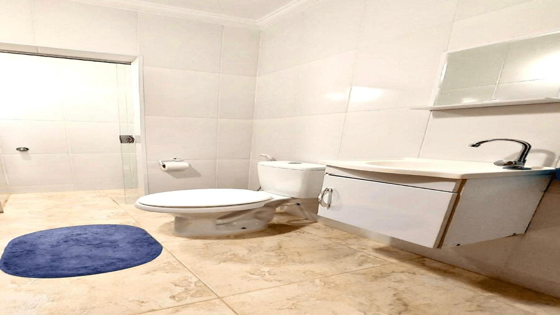 Double Room with Shared Toilet photo 2