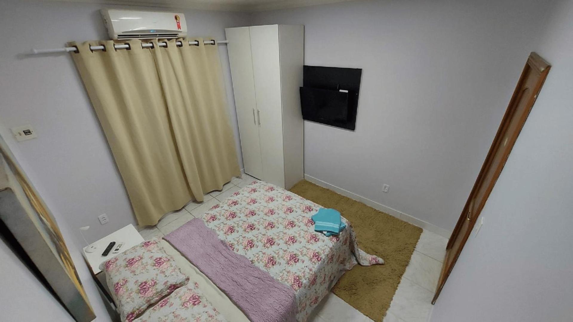 Double Room with Shared Bathroom photo 2