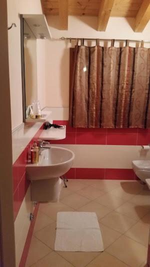 Twin Room - Photo 10