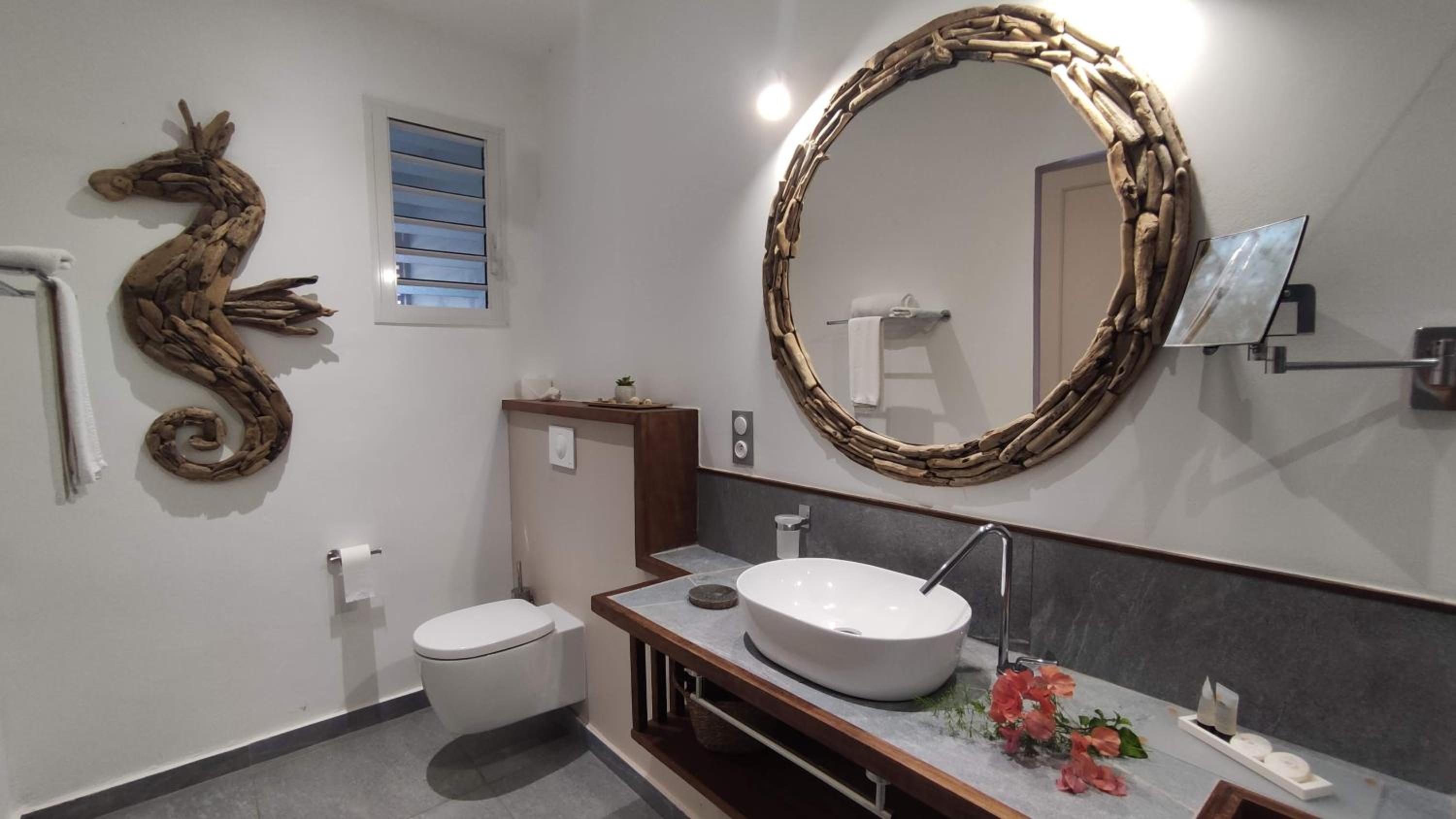 Suite with Sea View - Photo 2