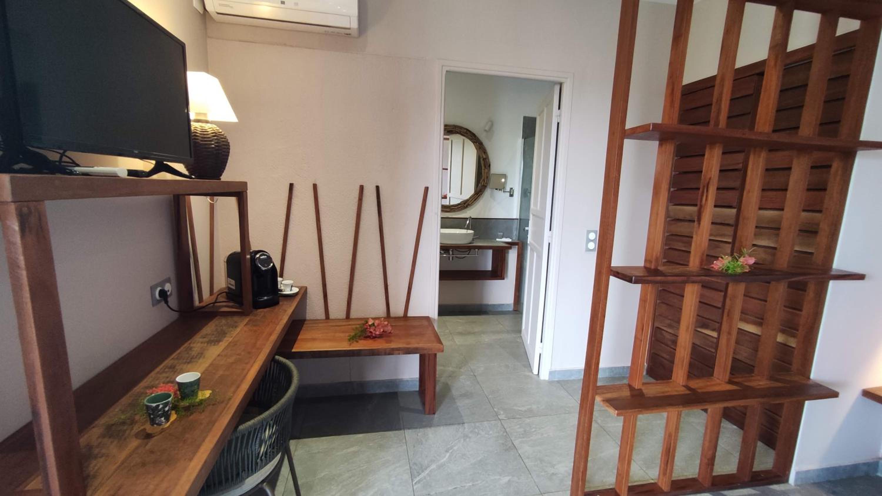 Suite with Sea View - Photo 6