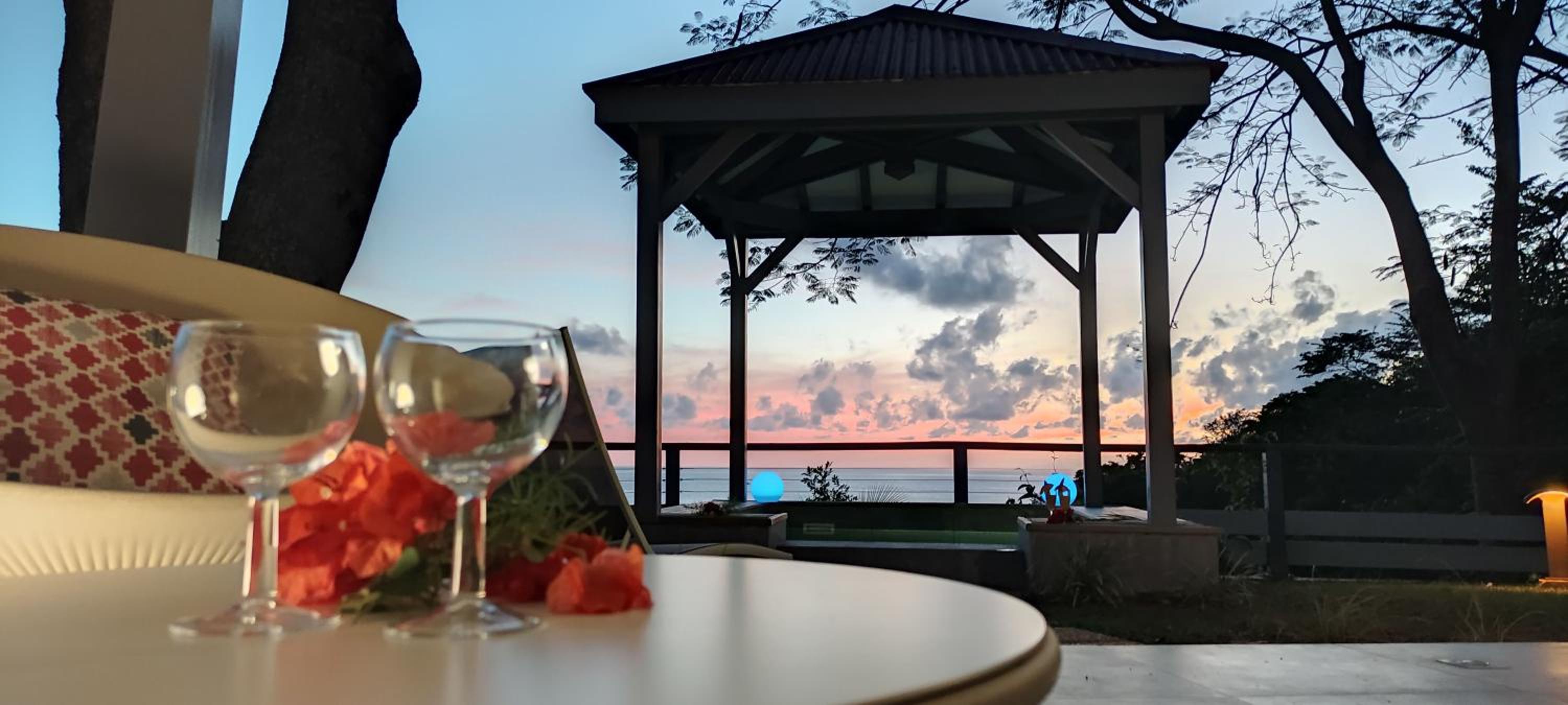 Suite with Sea View - Photo 9