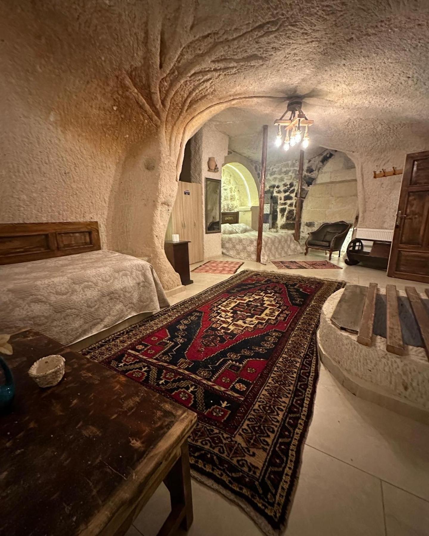 Deluxe Cave Suite photo 3