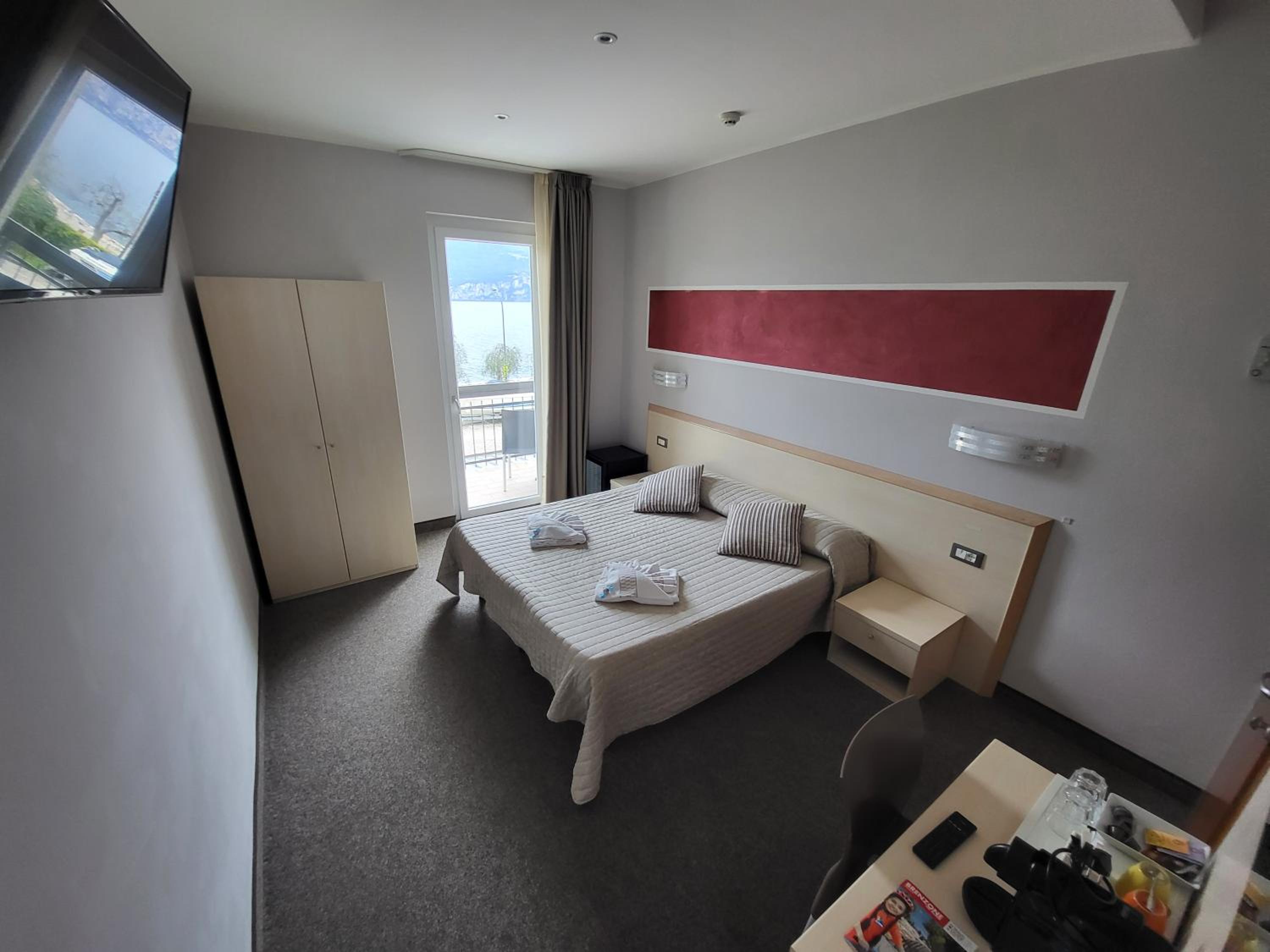 Double Room with Lake View photo 1