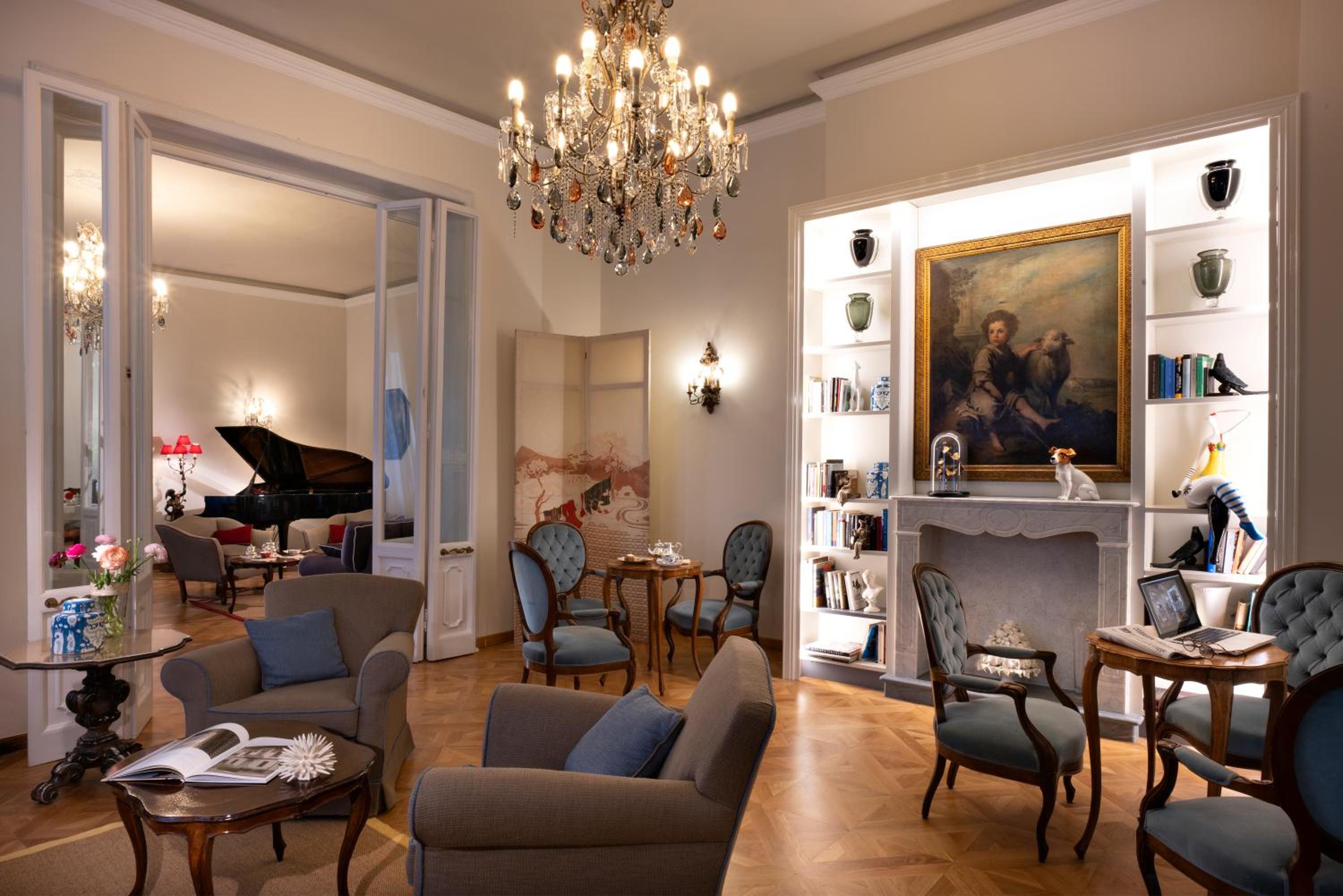 Classic Double or Twin Room - Photo 10