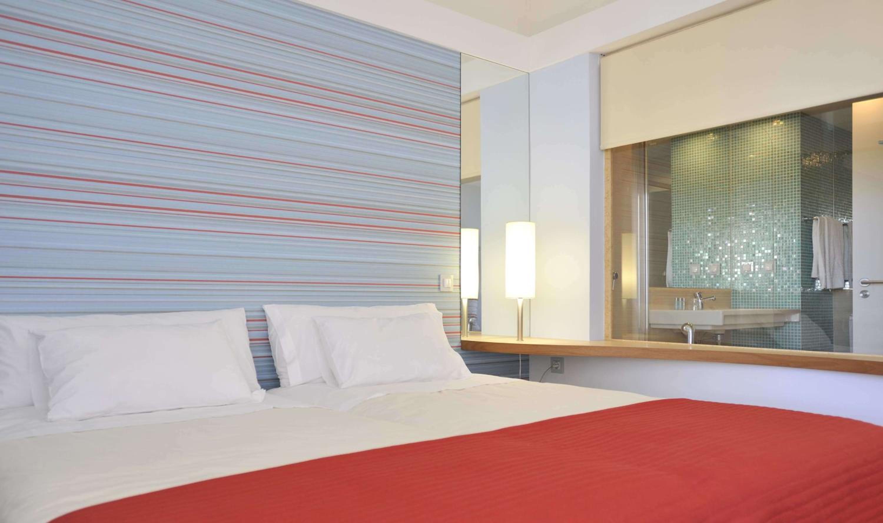 Deluxe Room - Photo 5