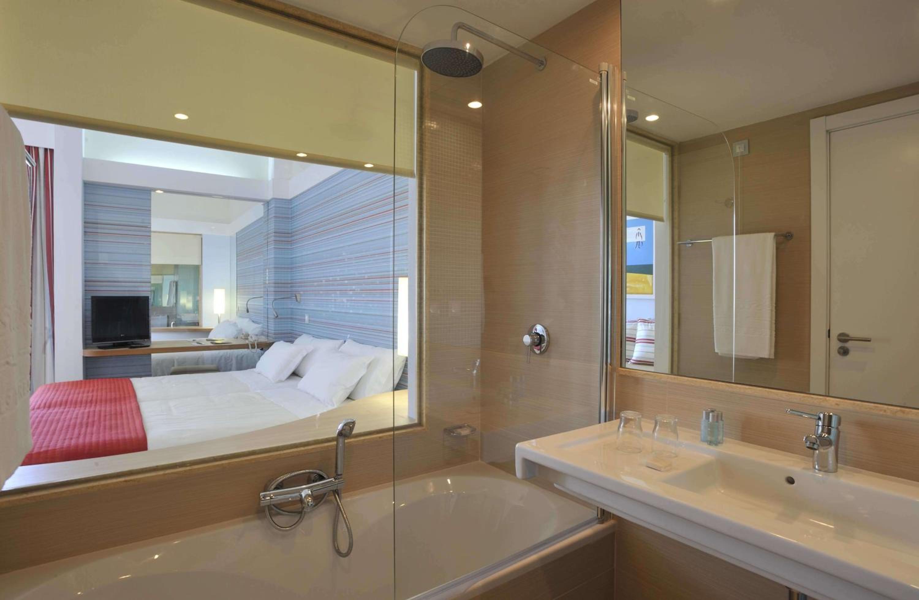 Deluxe Room - Photo 4
