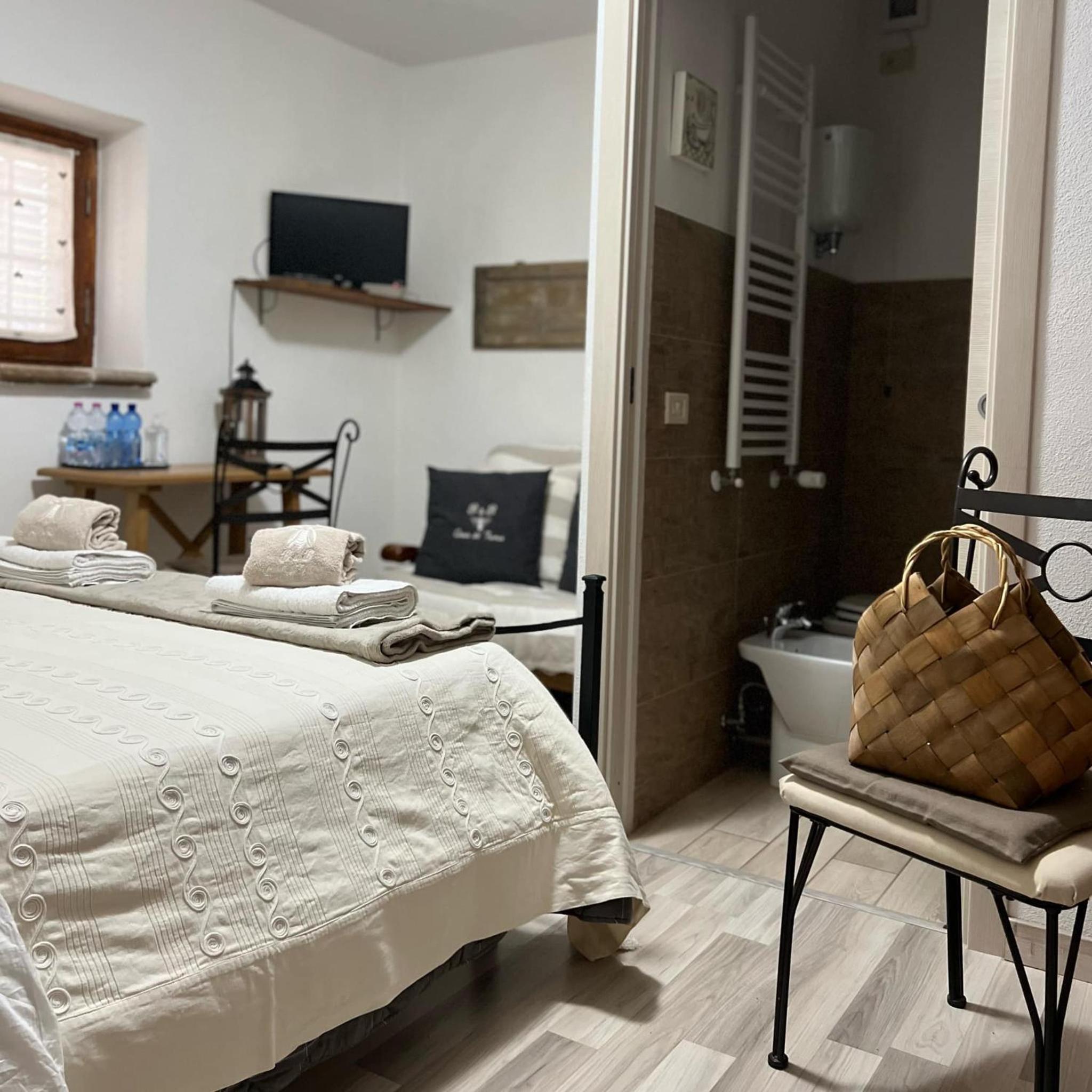 Standard Double or Twin Room photo 2