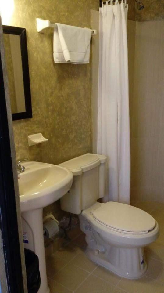 Single Room with Private Bathroom photo 2
