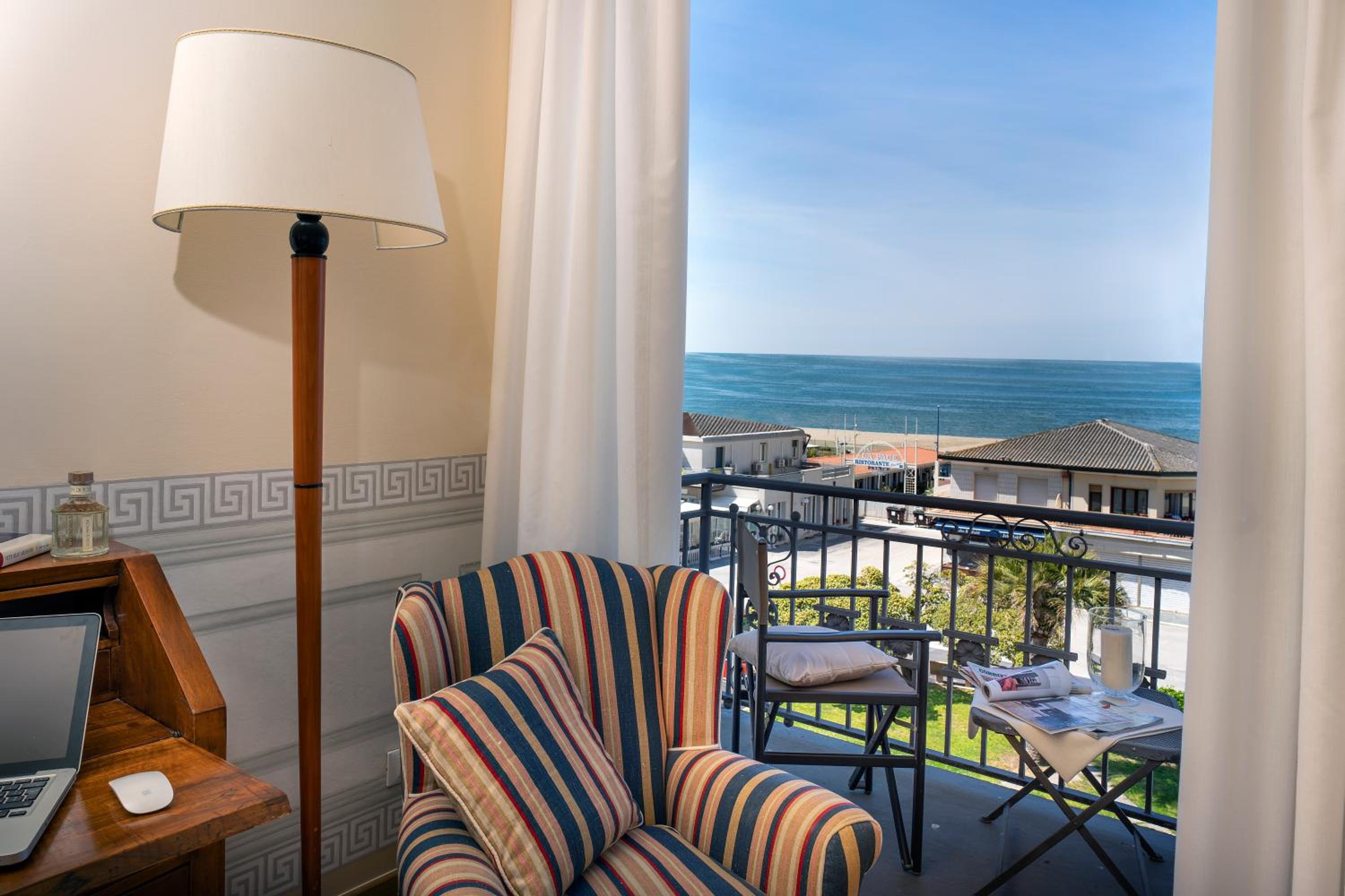 Superior Double or Twin Room with Sea View - Photo 4