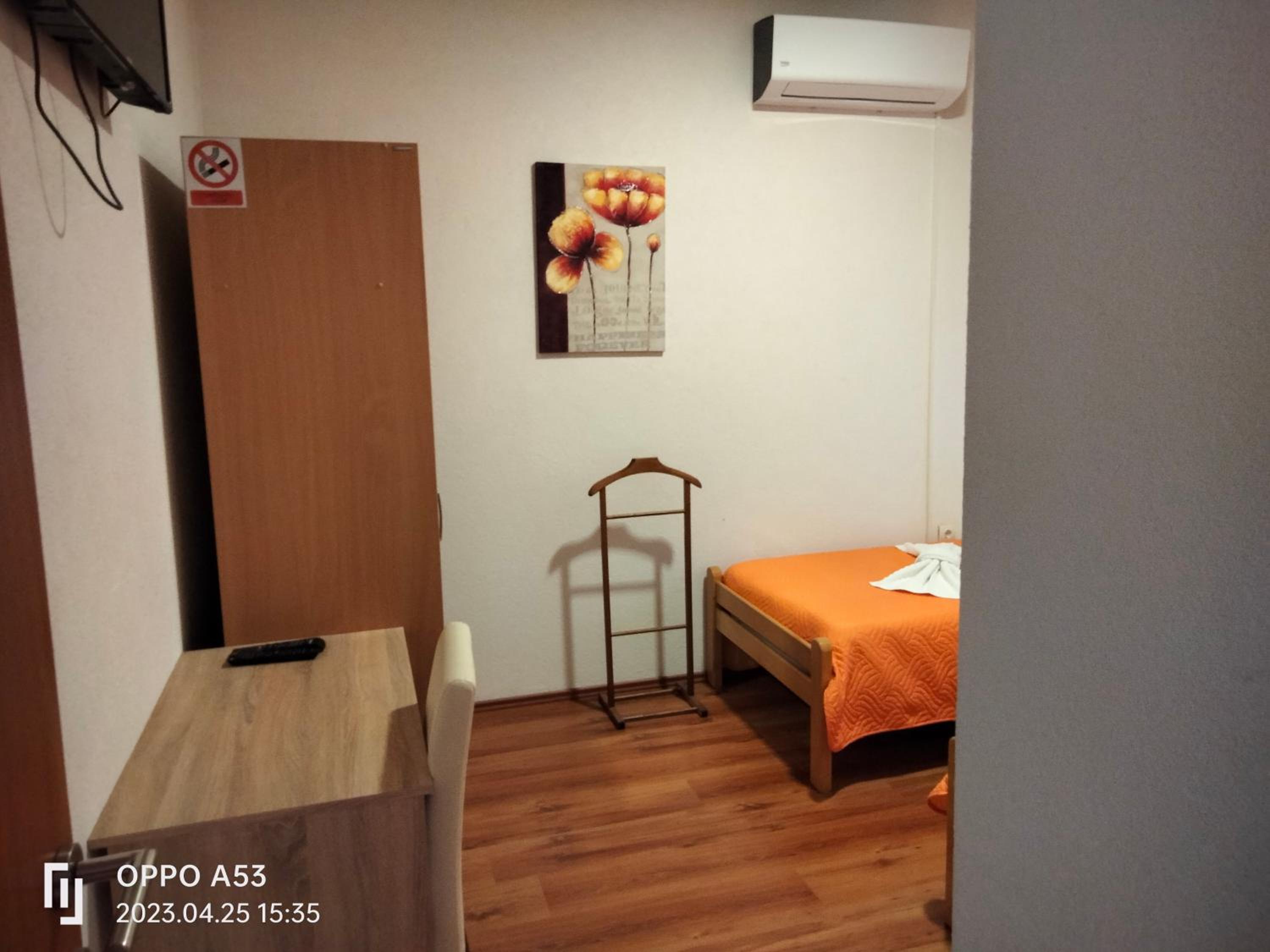 Three-Bedroom Apartment photo 2