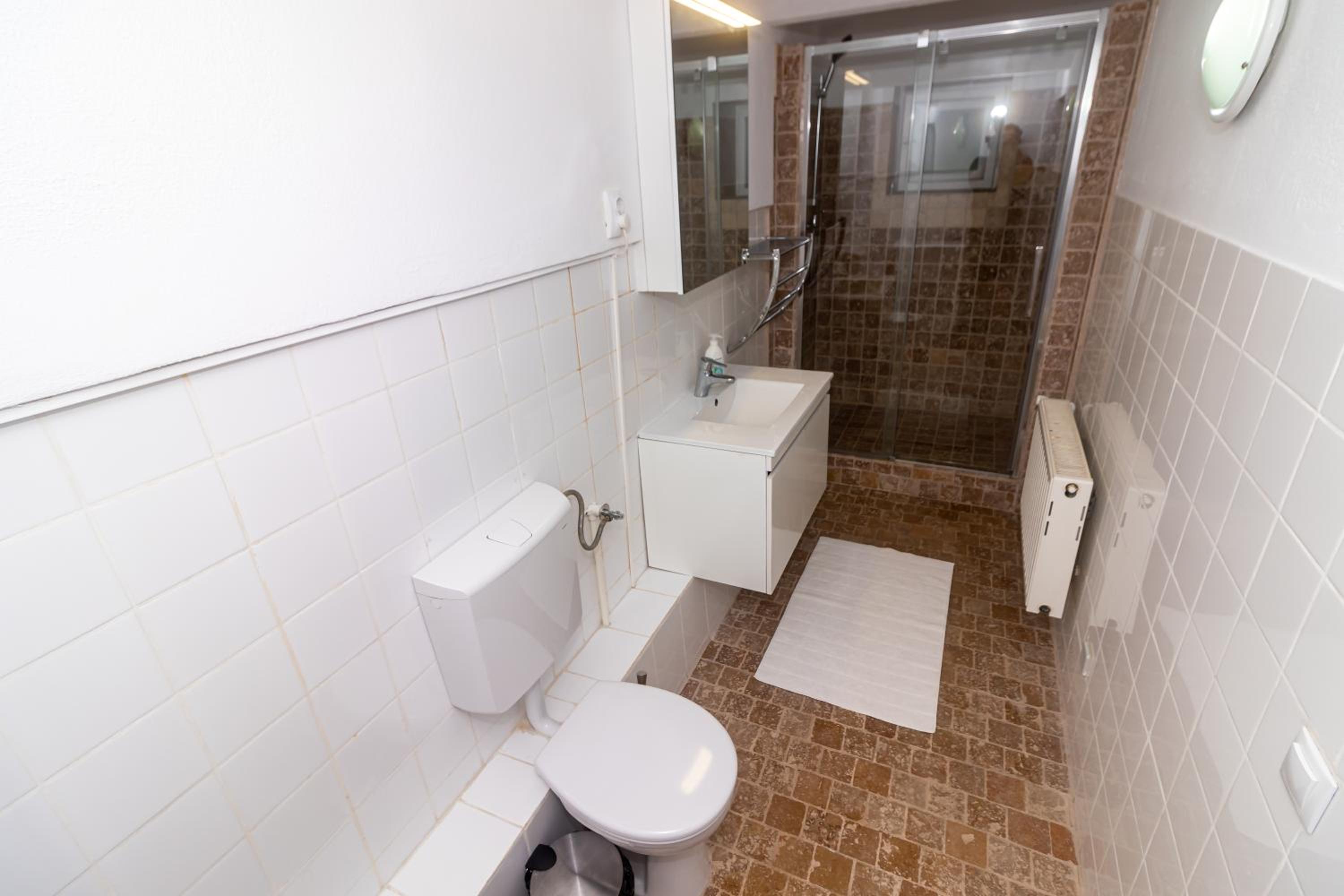 Two-Bedroom Apartment - Photo 5