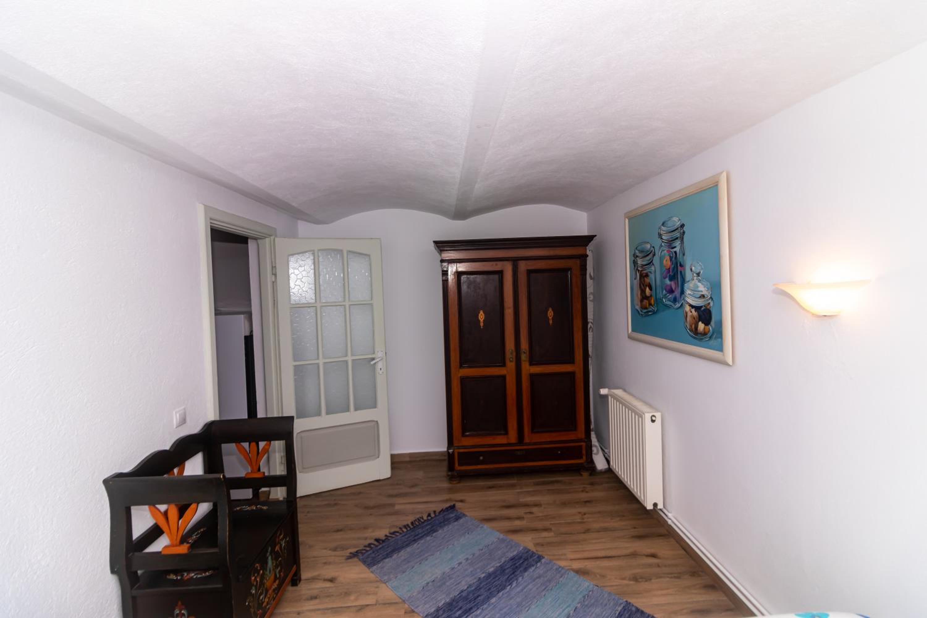 Two-Bedroom Apartment - Photo 3