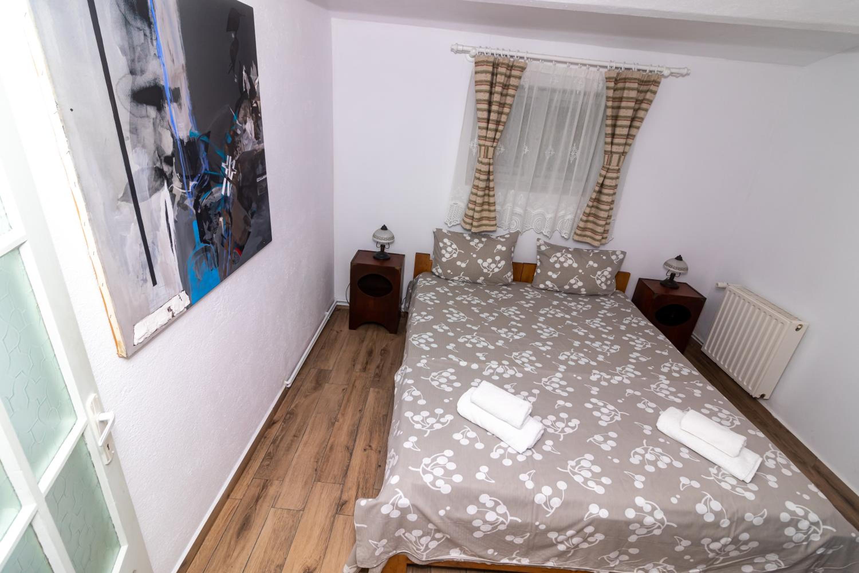 Two-Bedroom Apartment - Photo 7