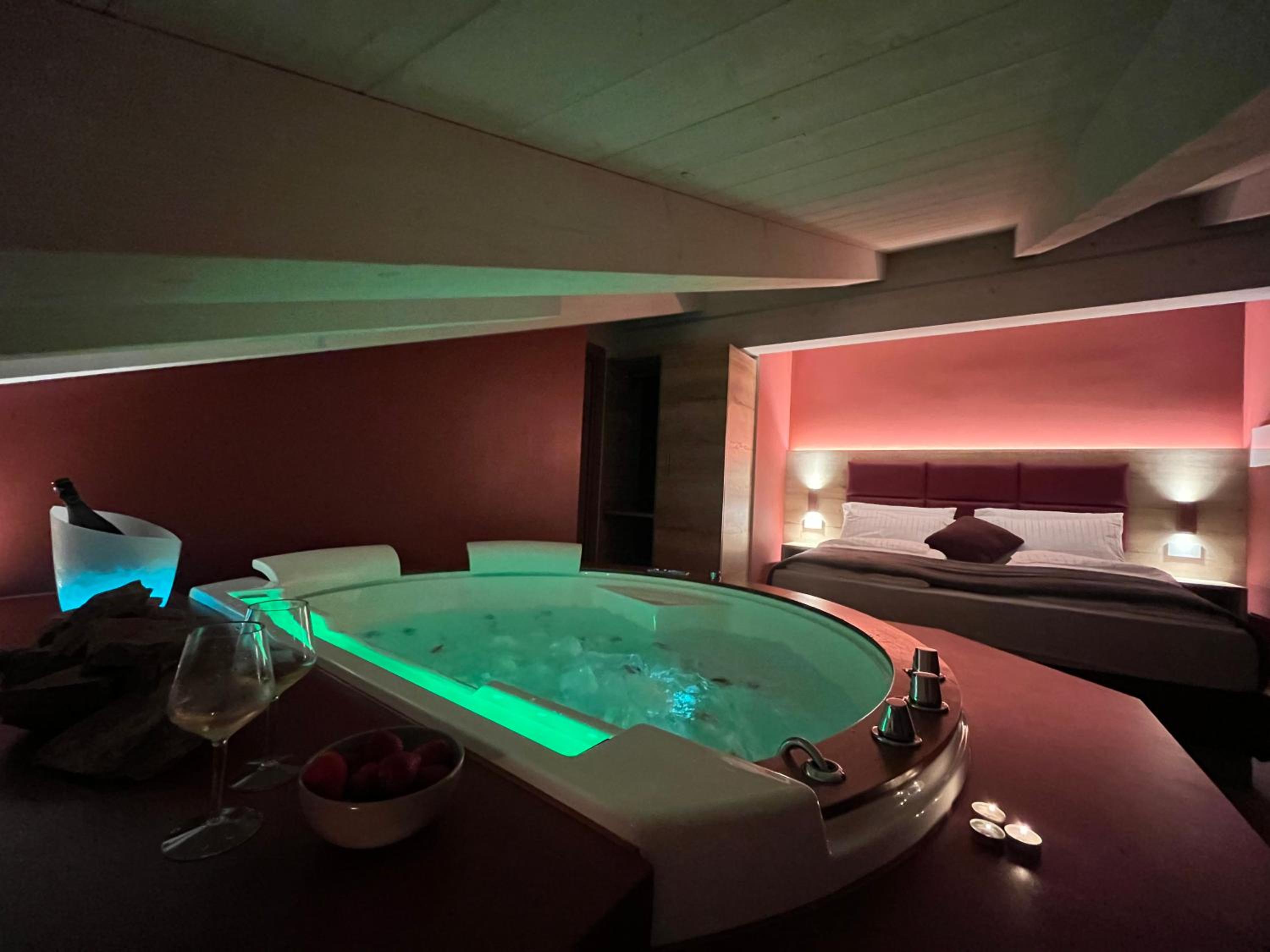 Queen Room with Spa Bath photo 3
