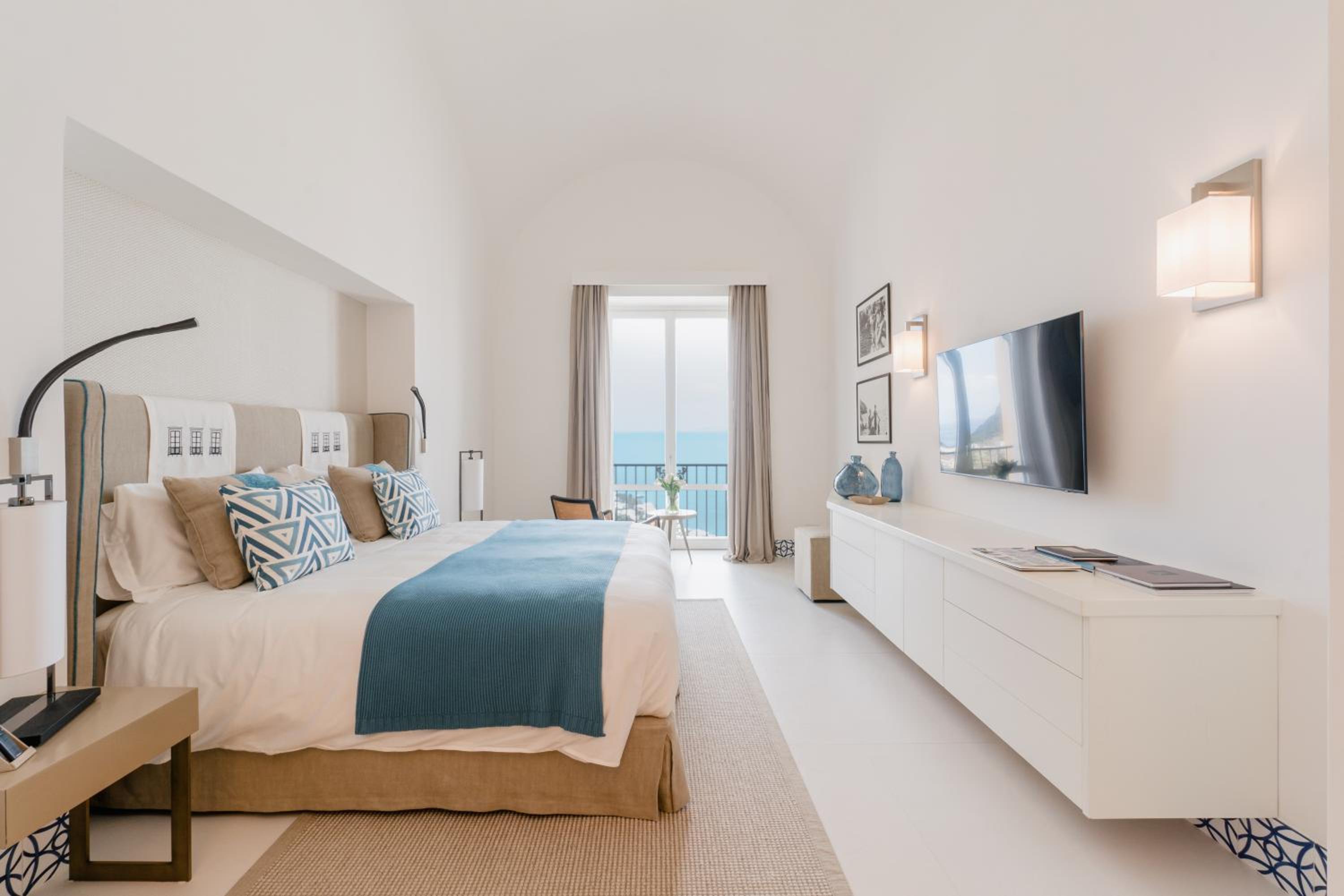 Junior Suite with Balcony photo 2