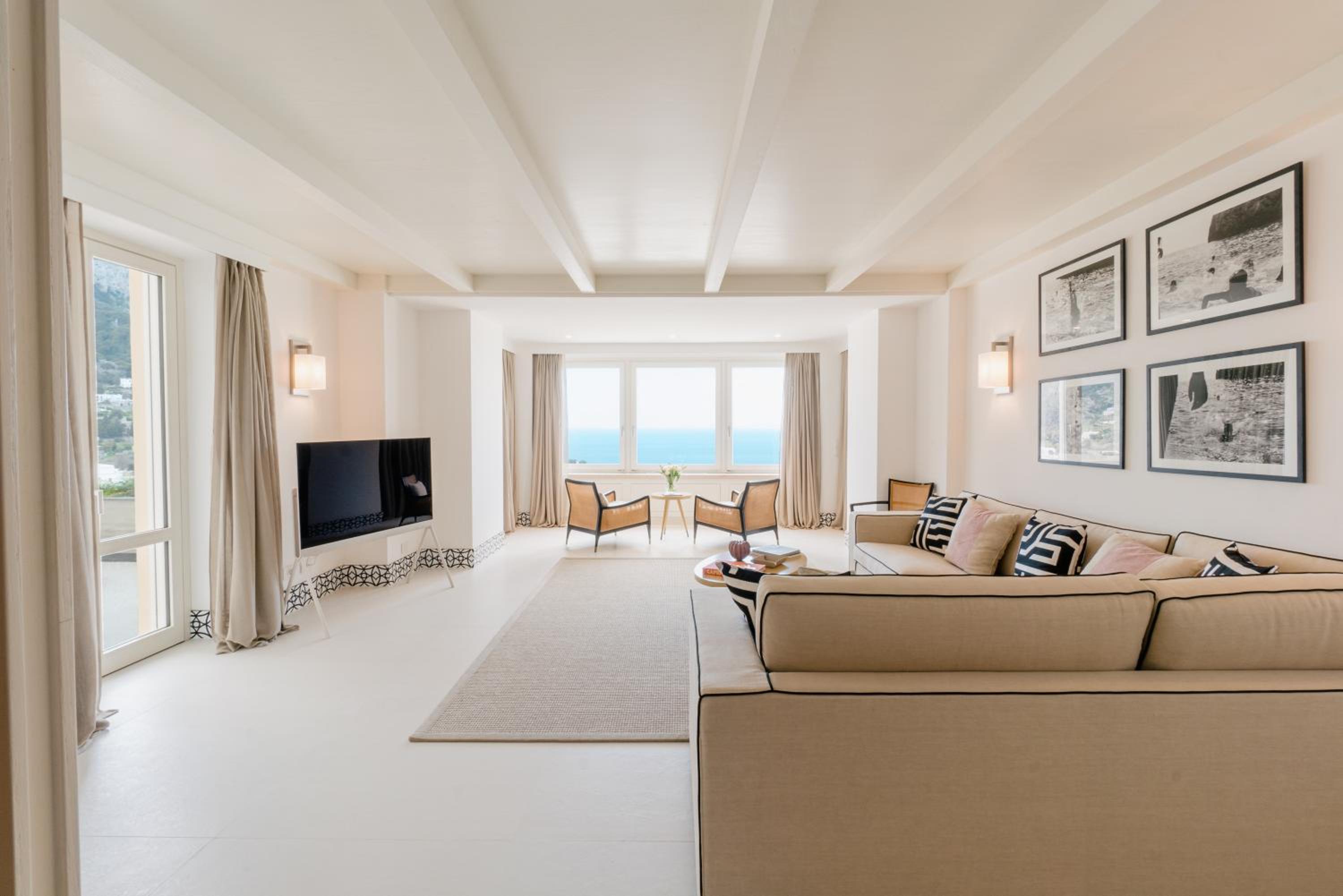 One-Bedroom Suite - Photo 8