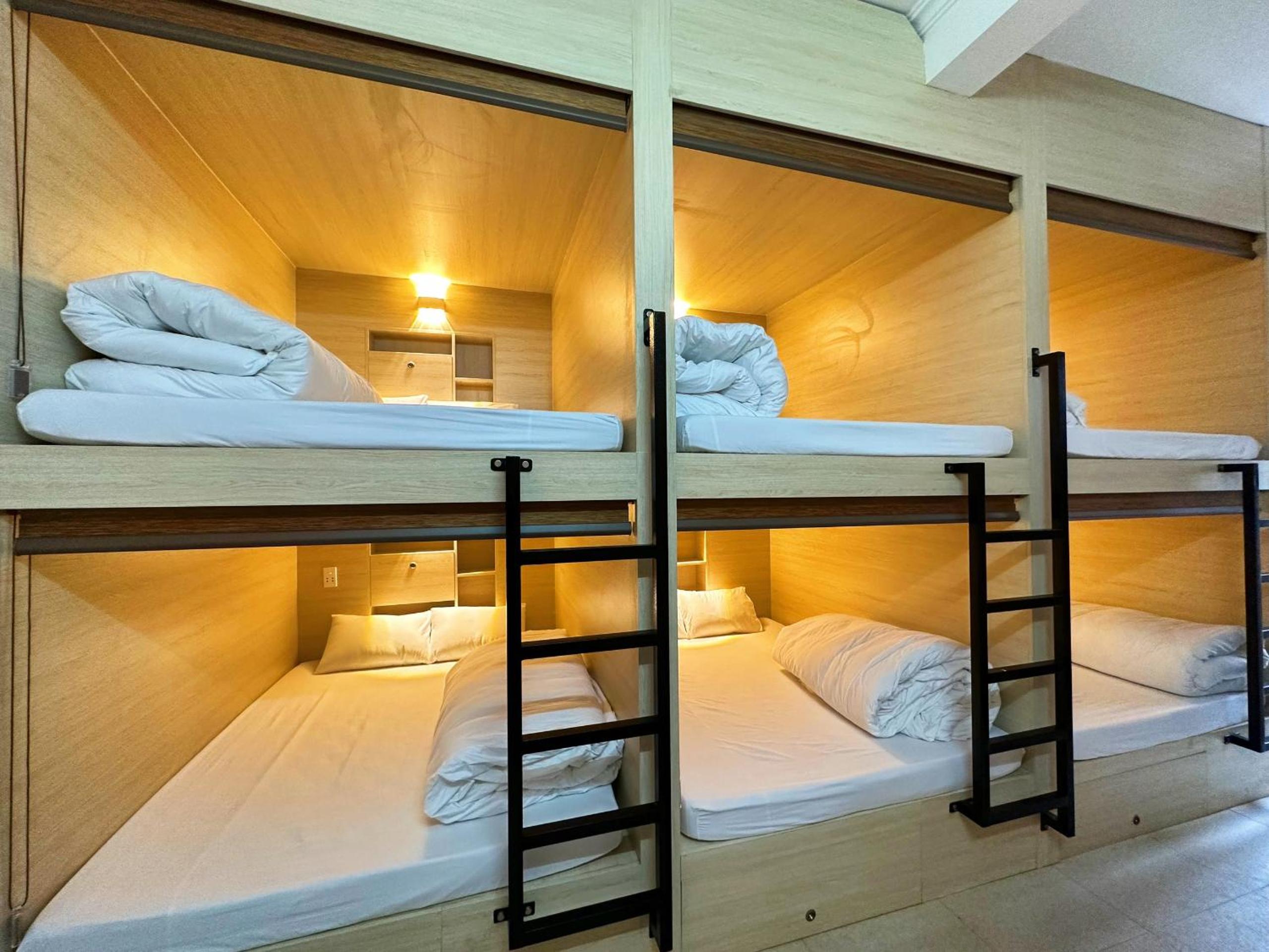 Bed in 8-Bed Dormitory Room photo 1