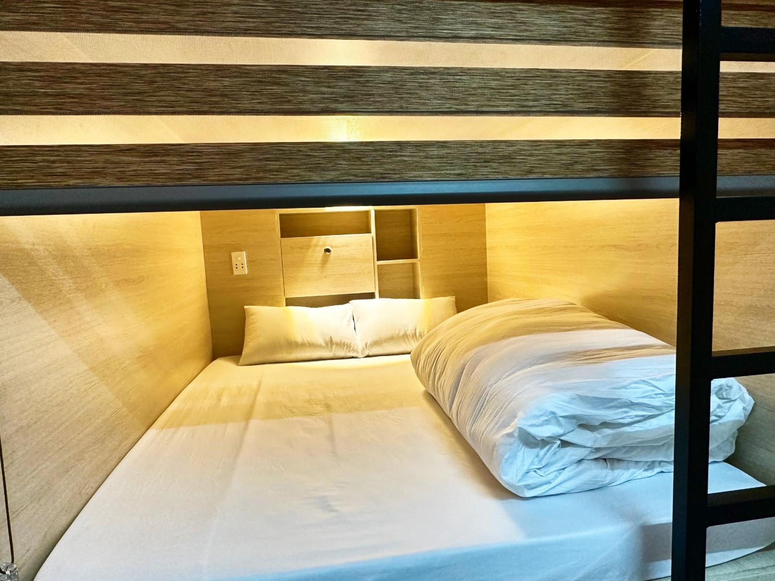 Bed in 8-Bed Dormitory Room photo 3