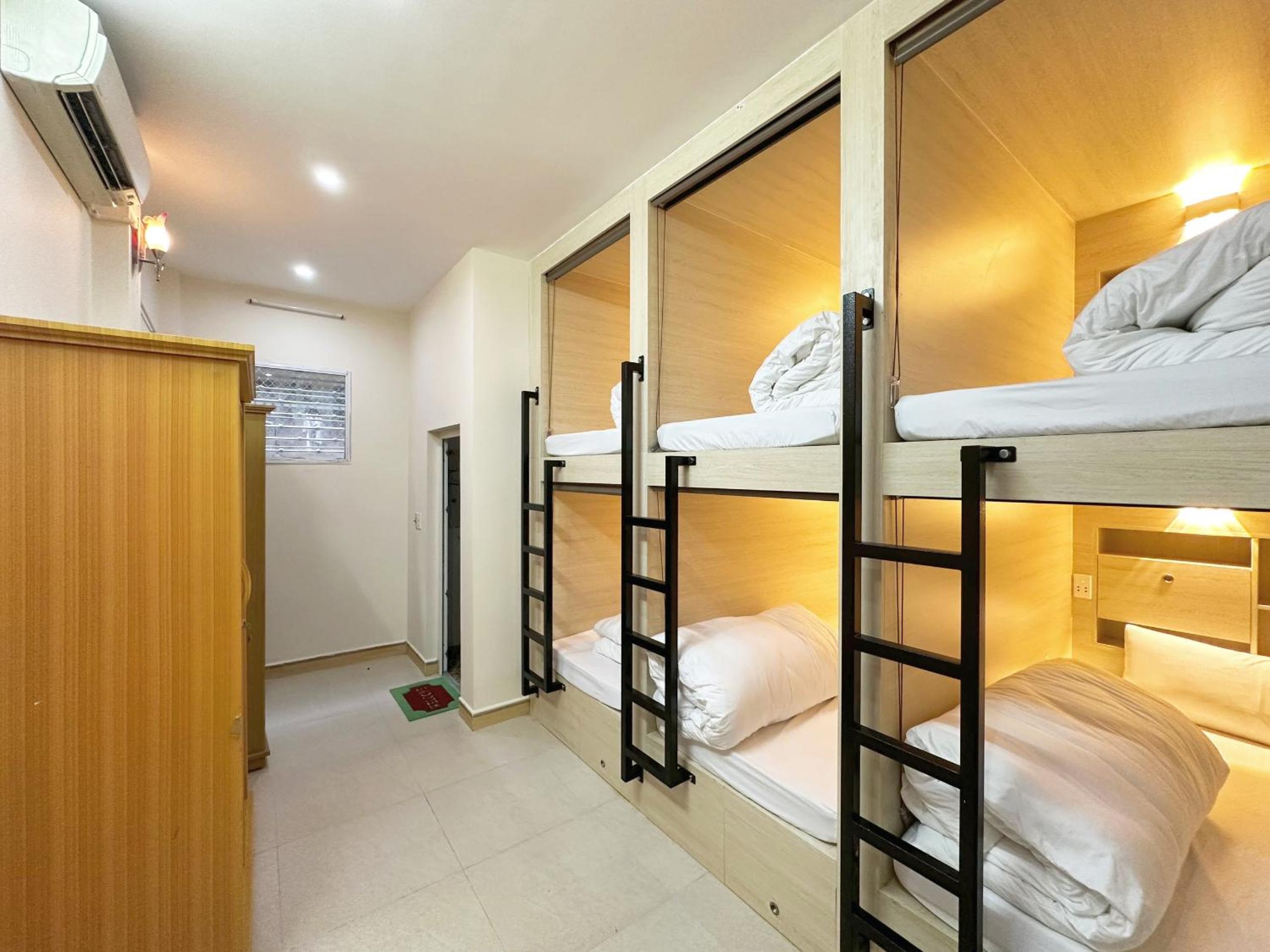 Bed in 6-Bed Dormitory Room photo 1