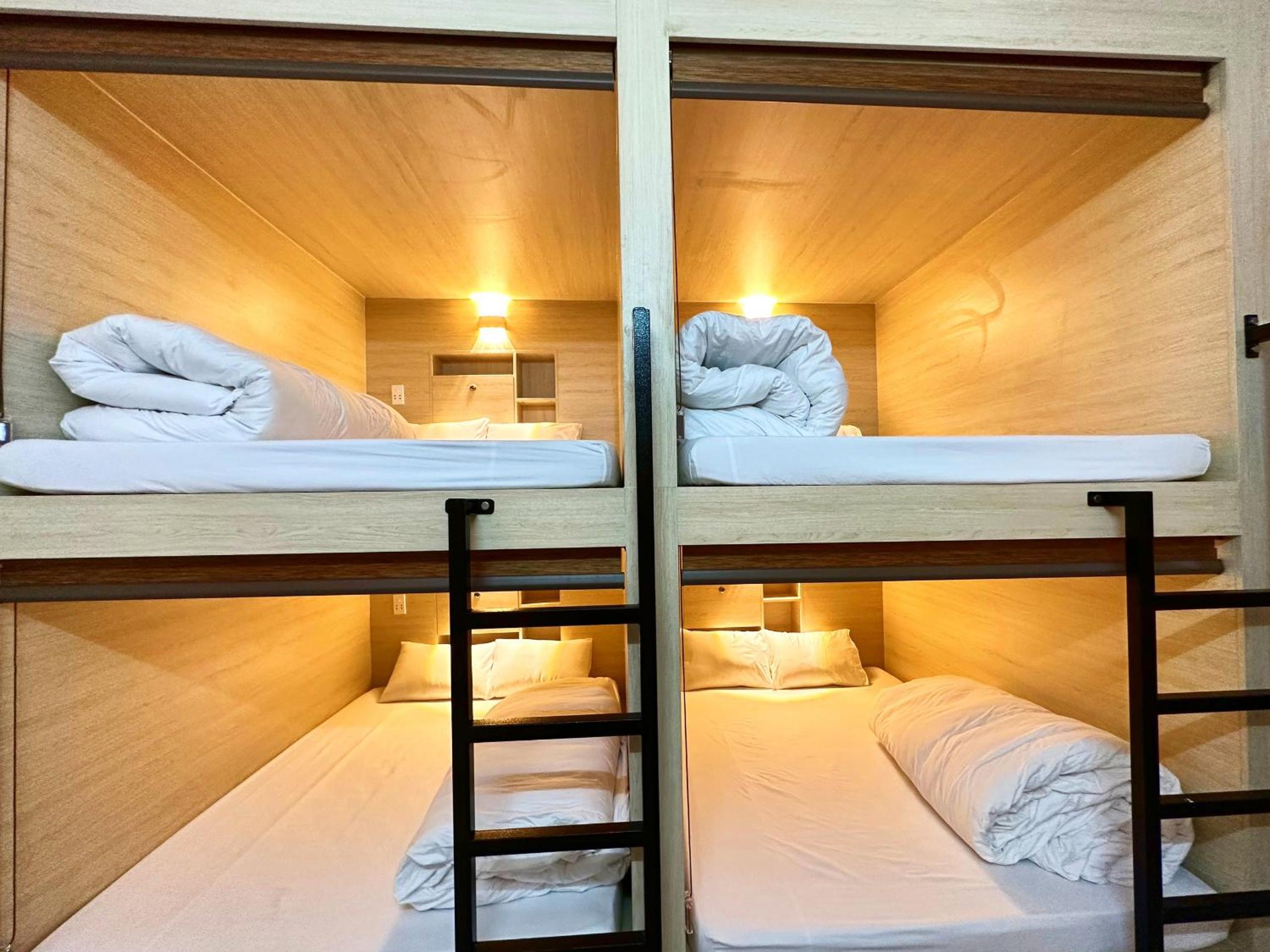 Bed in 8-Bed Dormitory Room photo 3