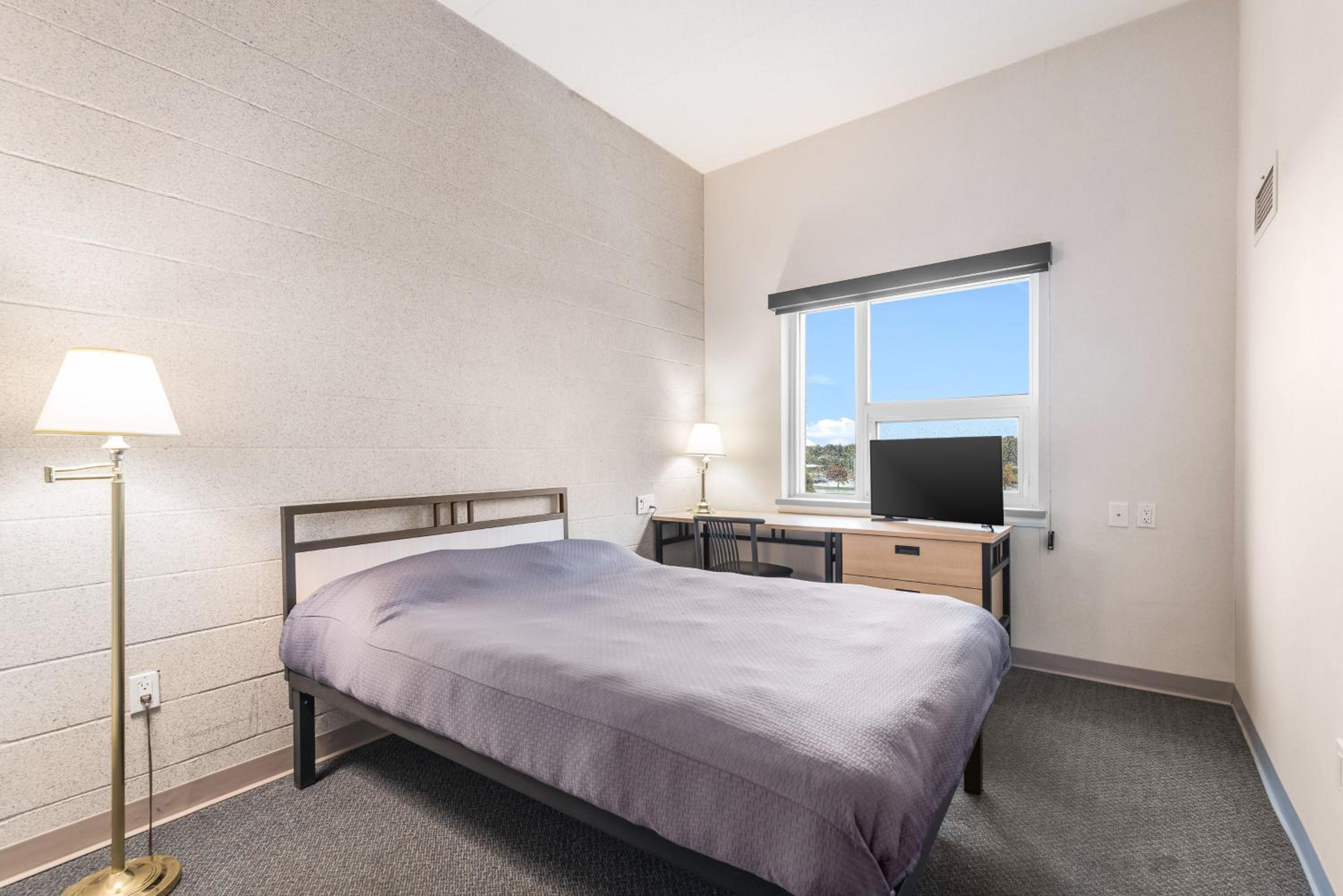 Two-Bedroom Suite - Photo 6