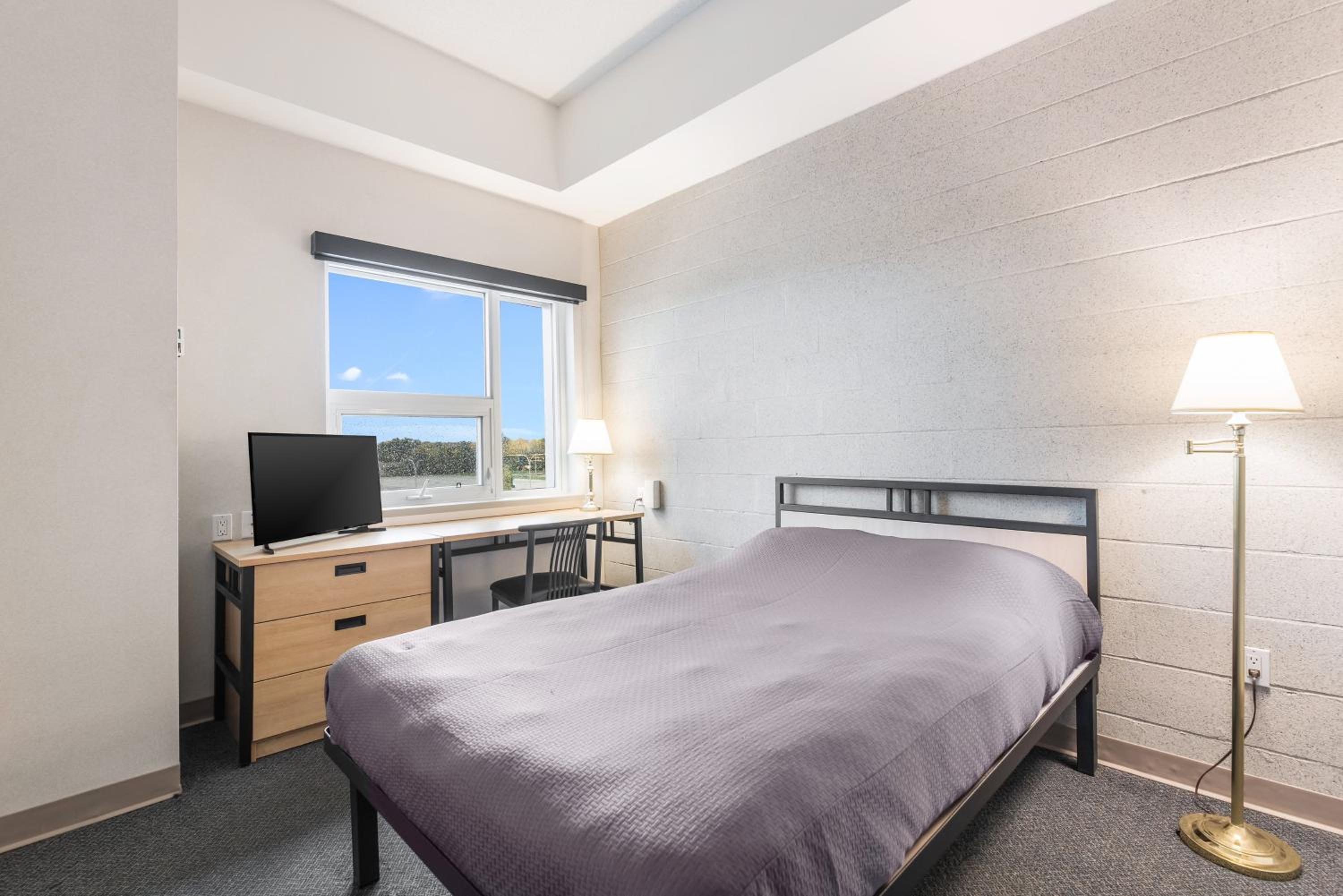 Two-Bedroom Suite - Photo 4