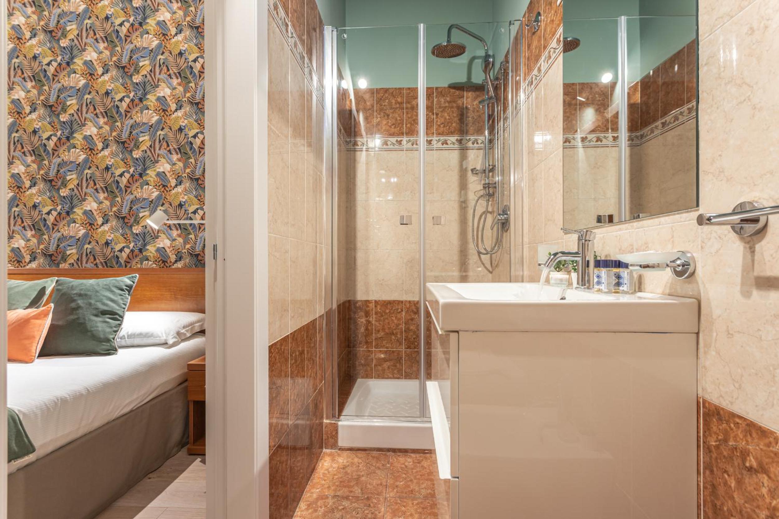 Triple Room with Private Bathroom photo 3