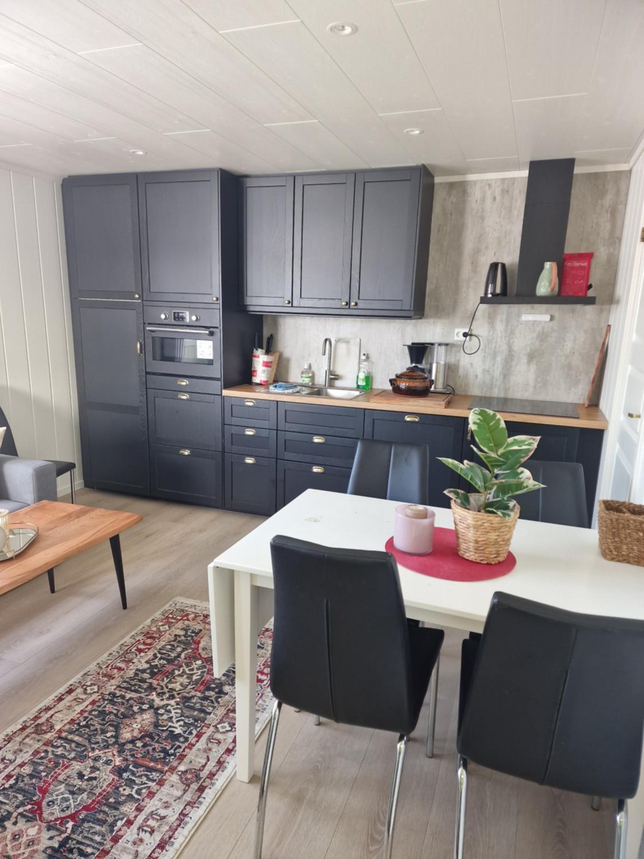 Two-Bedroom Cottage - Photo 14