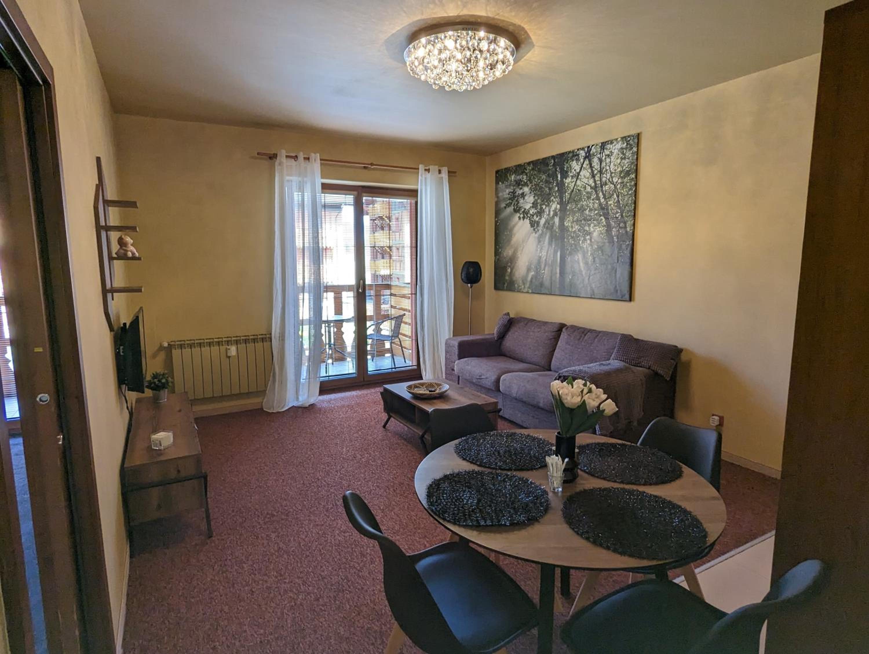 One-Bedroom Apartment photo 1