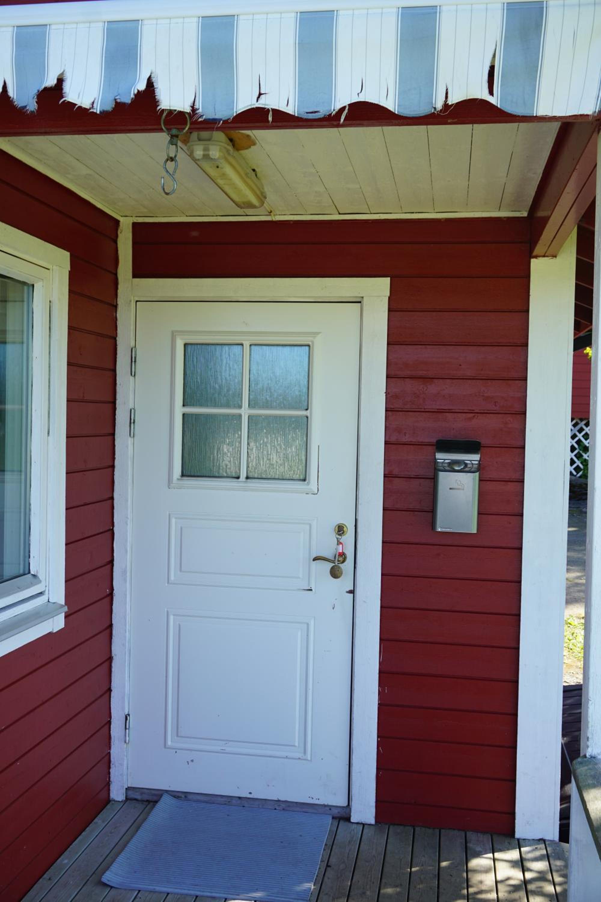 Two-Bedroom Cottage - Photo 6