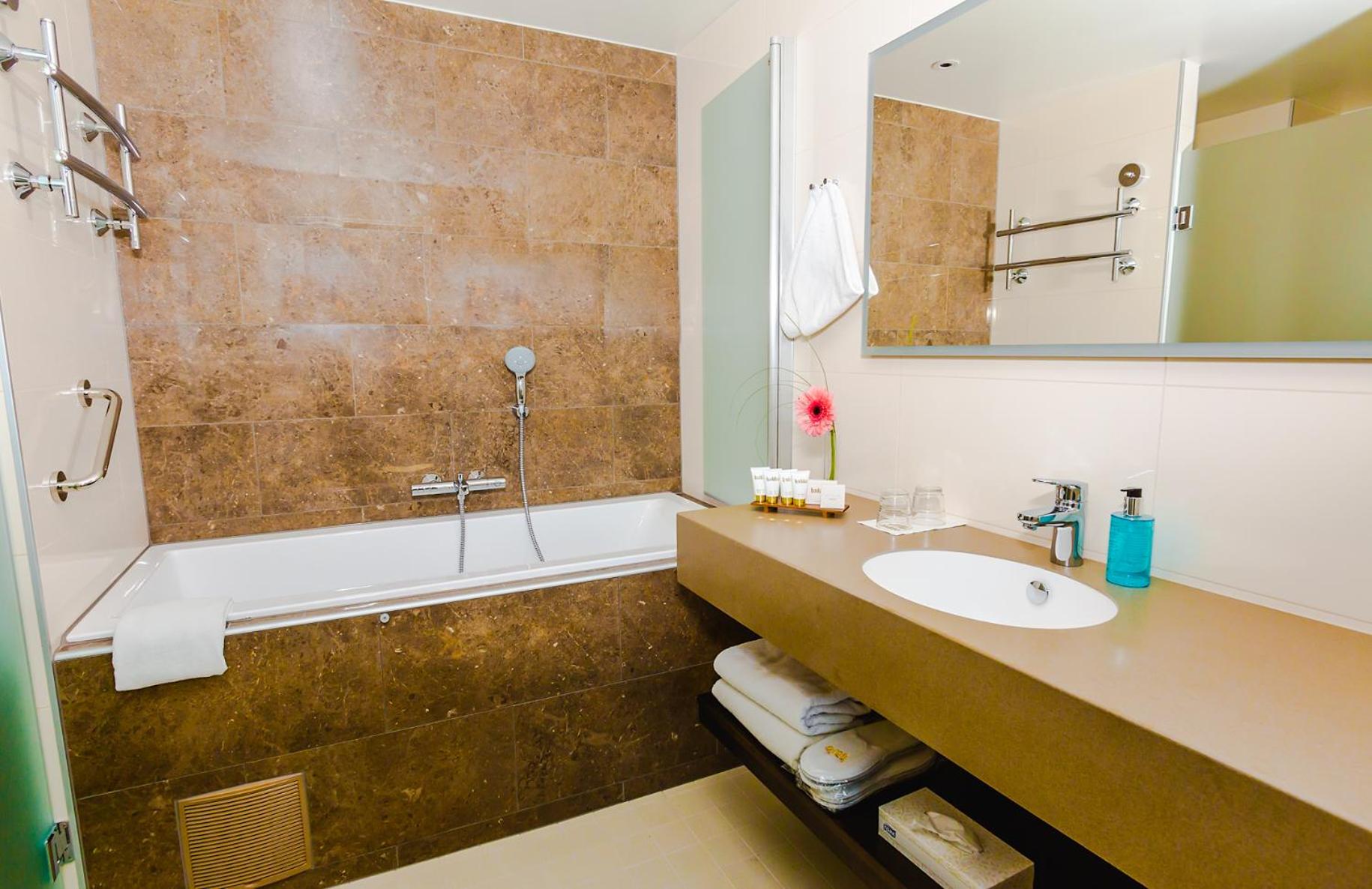 Deluxe Family Room - Spa Hotel Building (Spa access included) - Photo 5