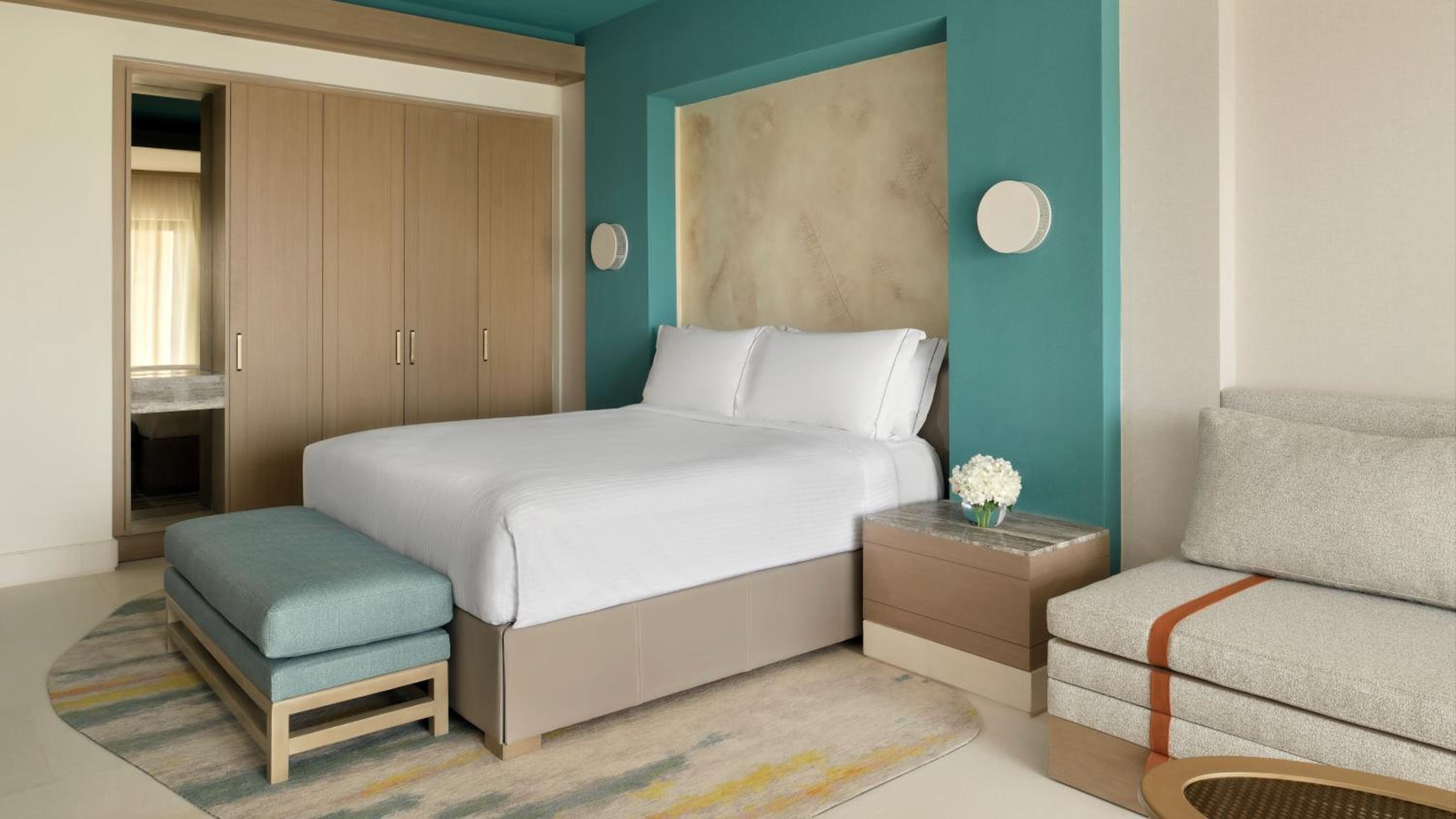 Premium King Room - North Wing/Club - Photo 8